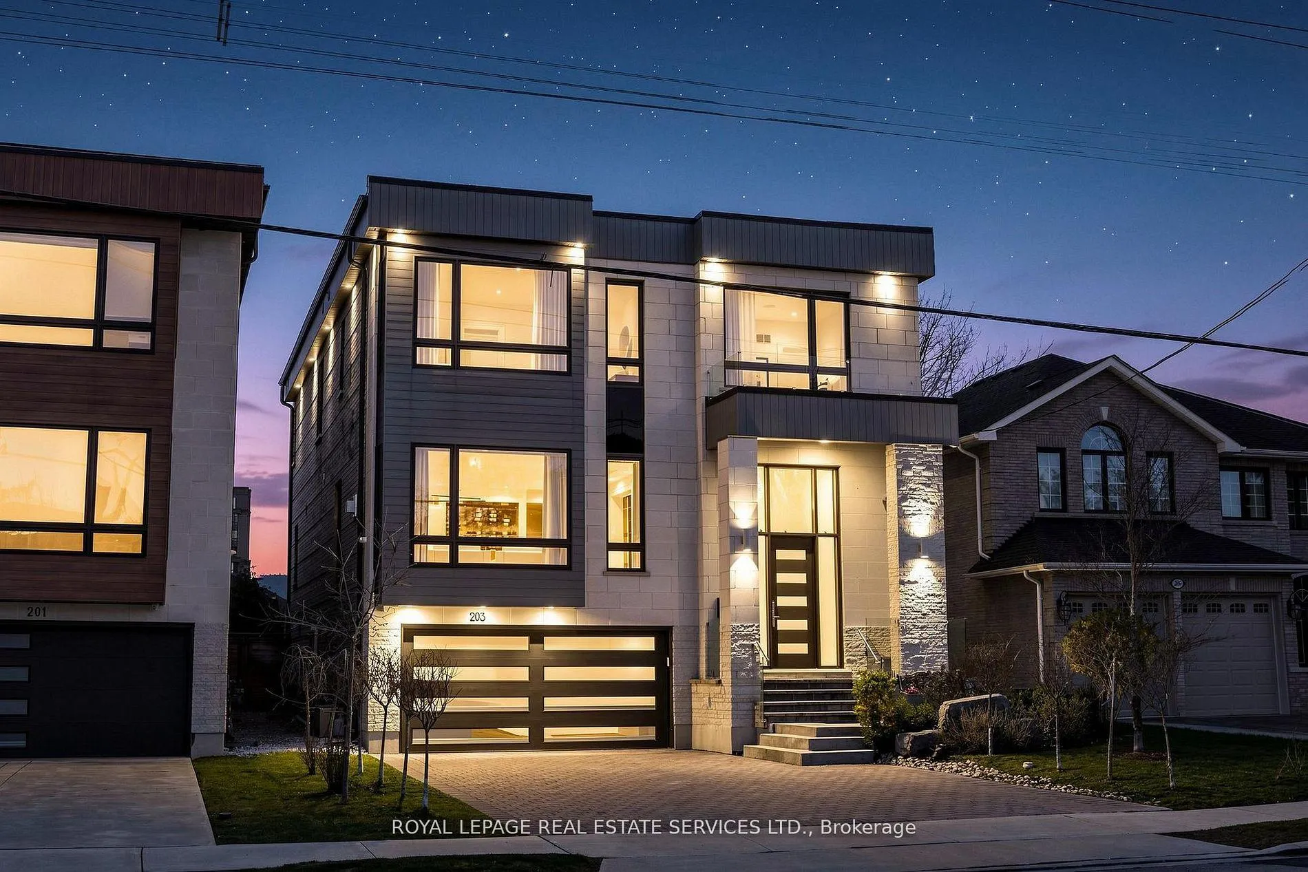 Photo 5 of 203 Crestwood Road, Vaughan, Crestwood-Springfarm-Yorkhill — HOMEH