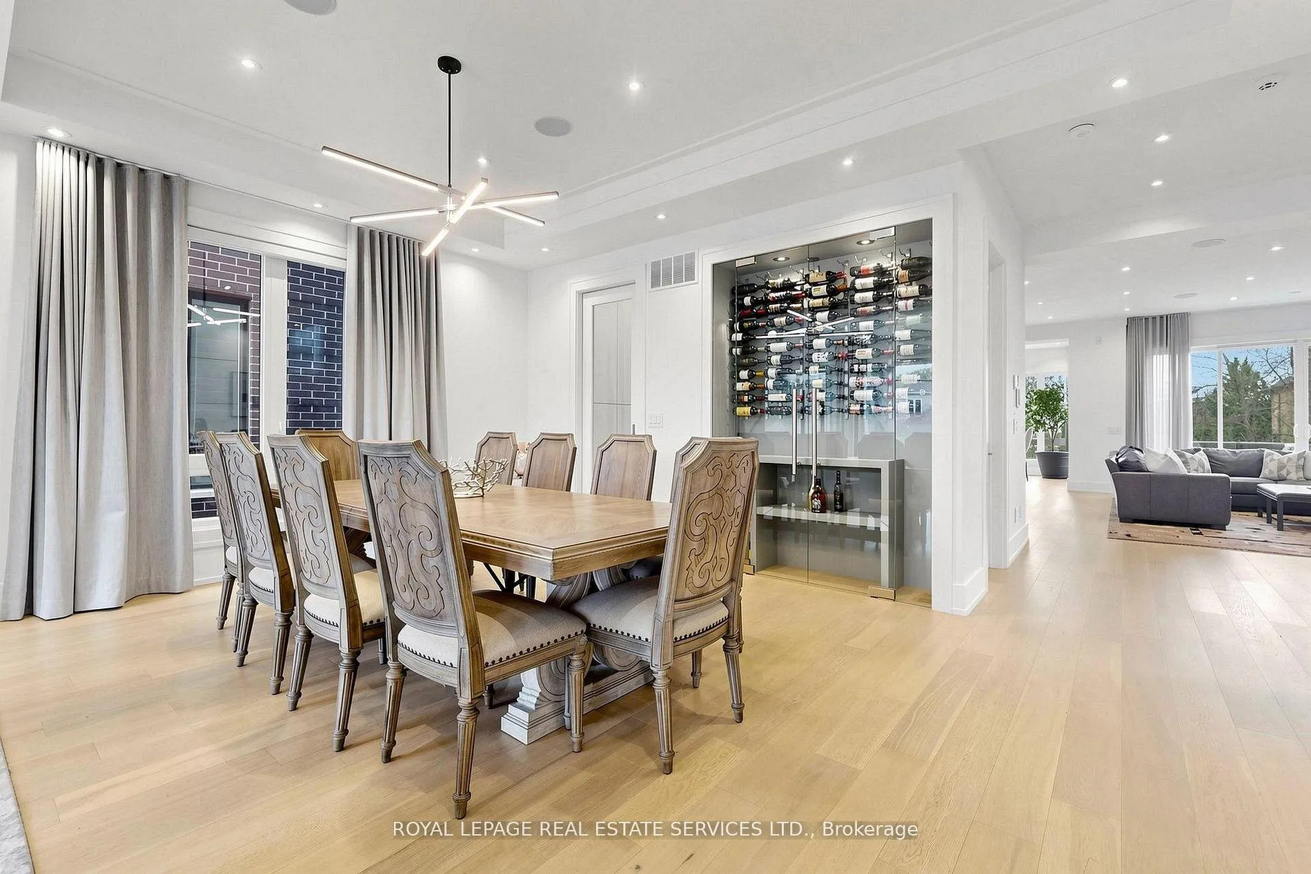 Photo 11 of 203 Crestwood Road, Vaughan, Crestwood-Springfarm-Yorkhill — HOMEH