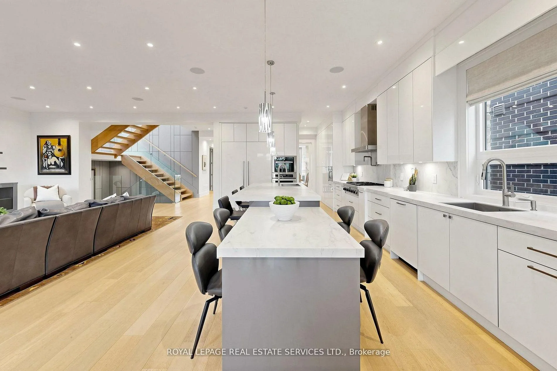 Photo 14 of 203 Crestwood Road, Vaughan, Crestwood-Springfarm-Yorkhill — HOMEH