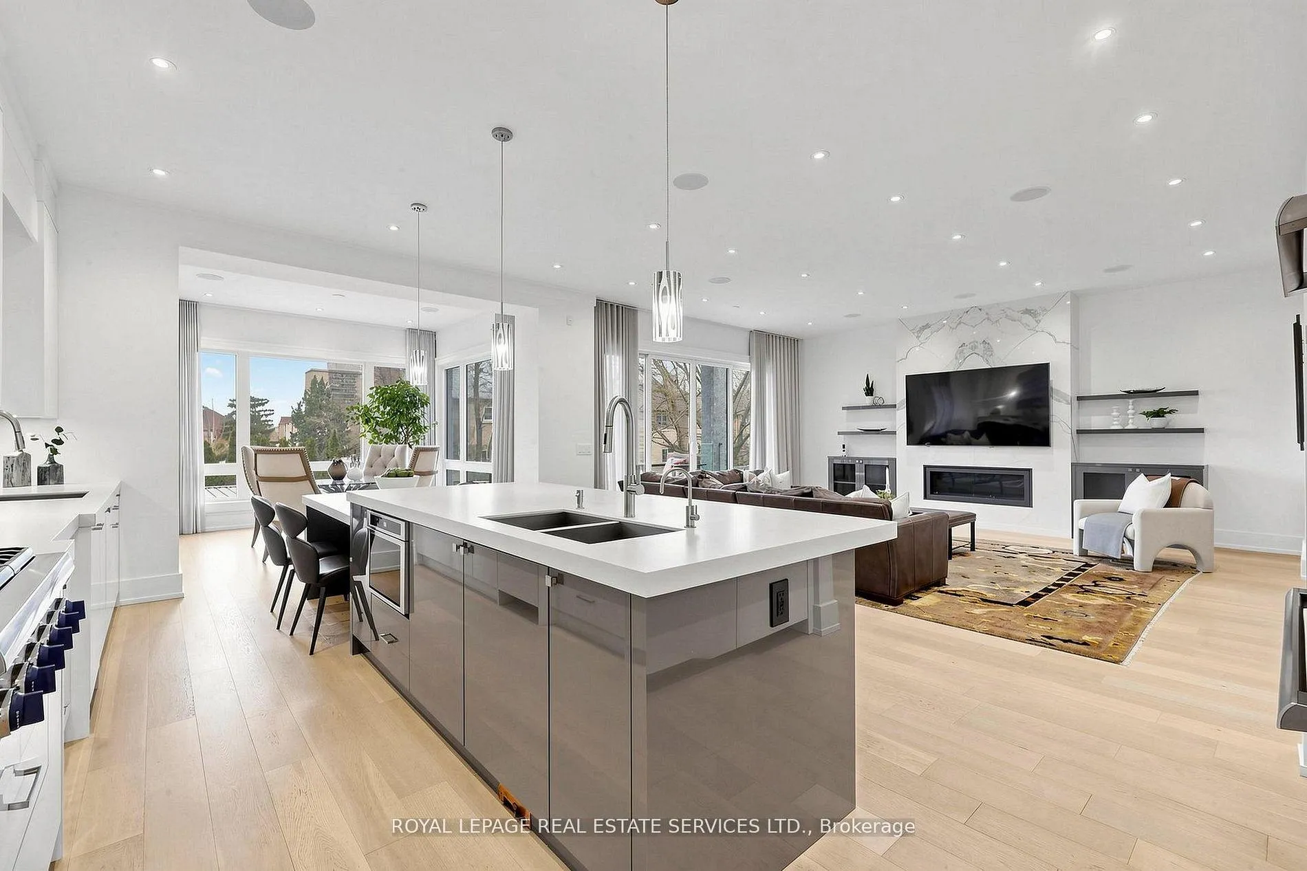 Photo 16 of 203 Crestwood Road, Vaughan, Crestwood-Springfarm-Yorkhill — HOMEH