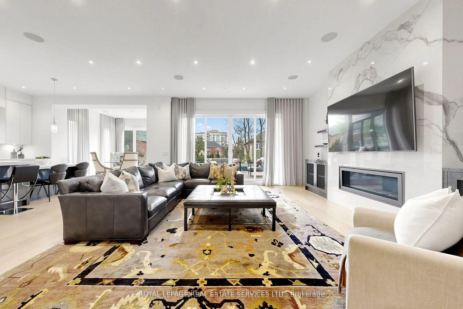 Photo 18 of 203 Crestwood Road, Vaughan, Crestwood-Springfarm-Yorkhill — HOMEH