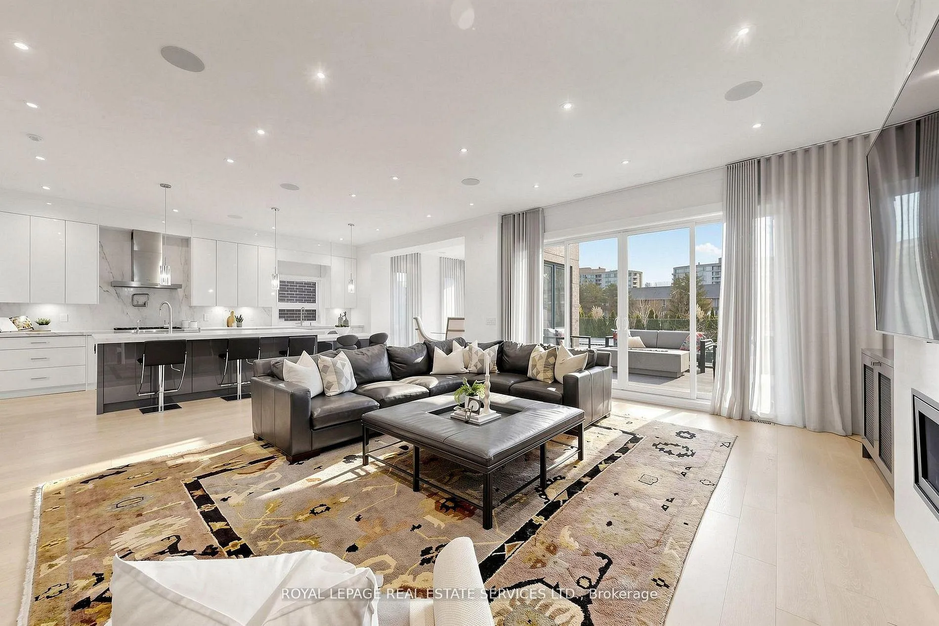 Photo 19 of 203 Crestwood Road, Vaughan, Crestwood-Springfarm-Yorkhill — HOMEH