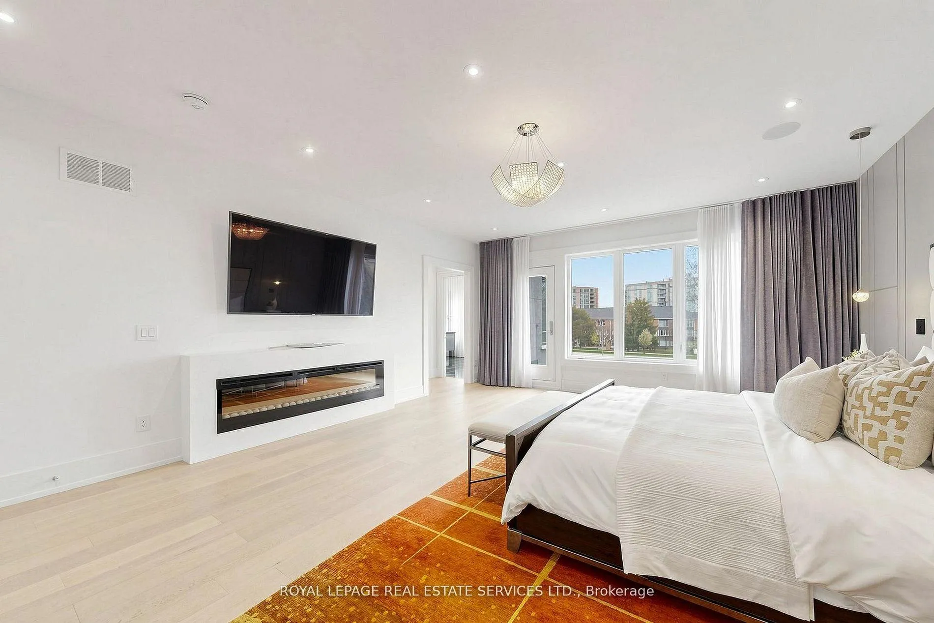 Photo 26 of 203 Crestwood Road, Vaughan, Crestwood-Springfarm-Yorkhill — HOMEH
