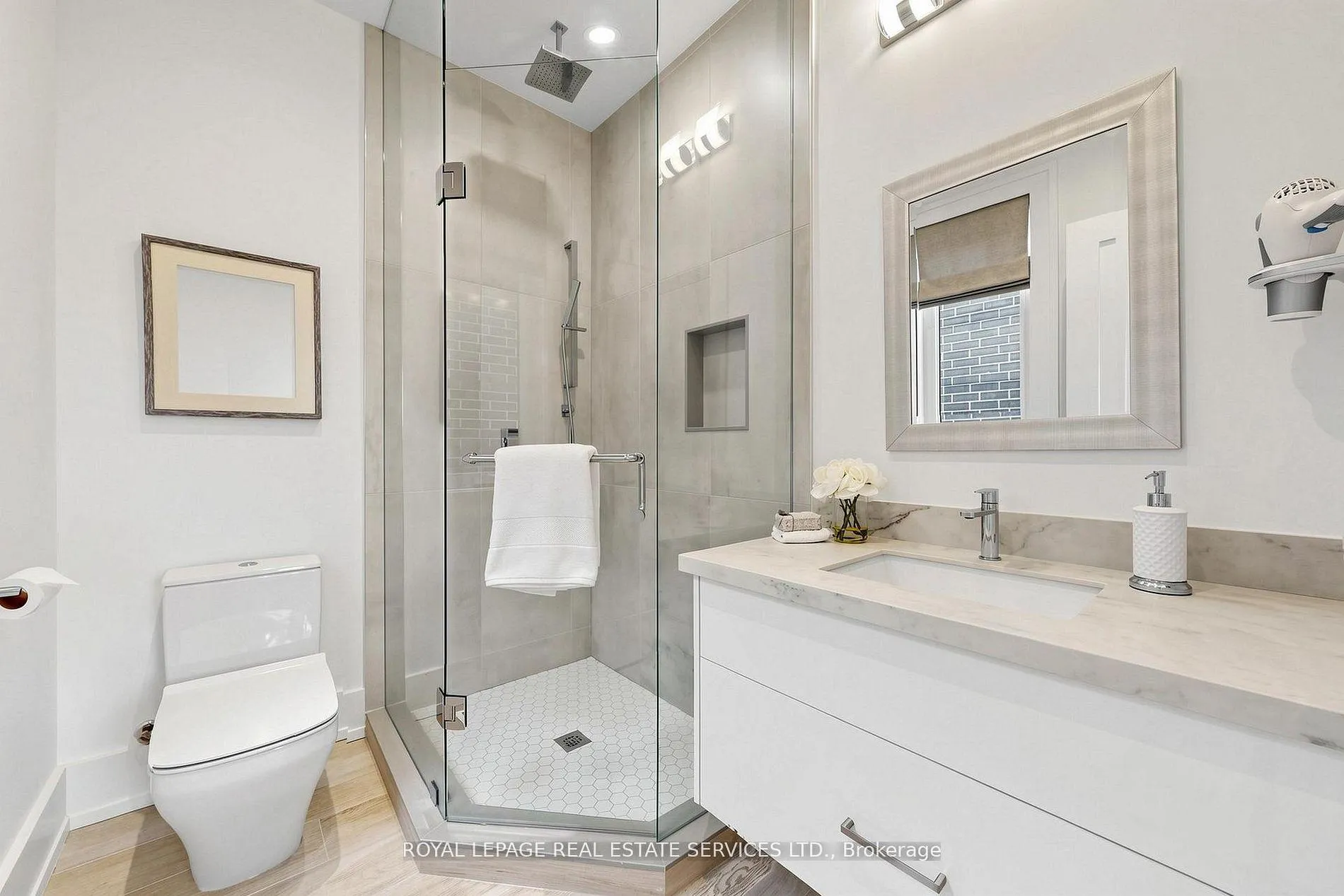 Photo 32 of 203 Crestwood Road, Vaughan, Crestwood-Springfarm-Yorkhill — HOMEH