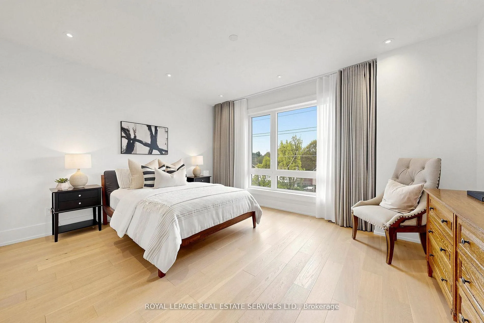 Photo 33 of 203 Crestwood Road, Vaughan, Crestwood-Springfarm-Yorkhill — HOMEH