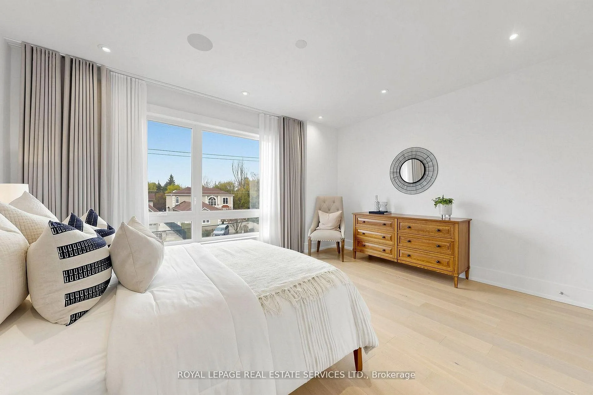 Photo 34 of 203 Crestwood Road, Vaughan, Crestwood-Springfarm-Yorkhill — HOMEH