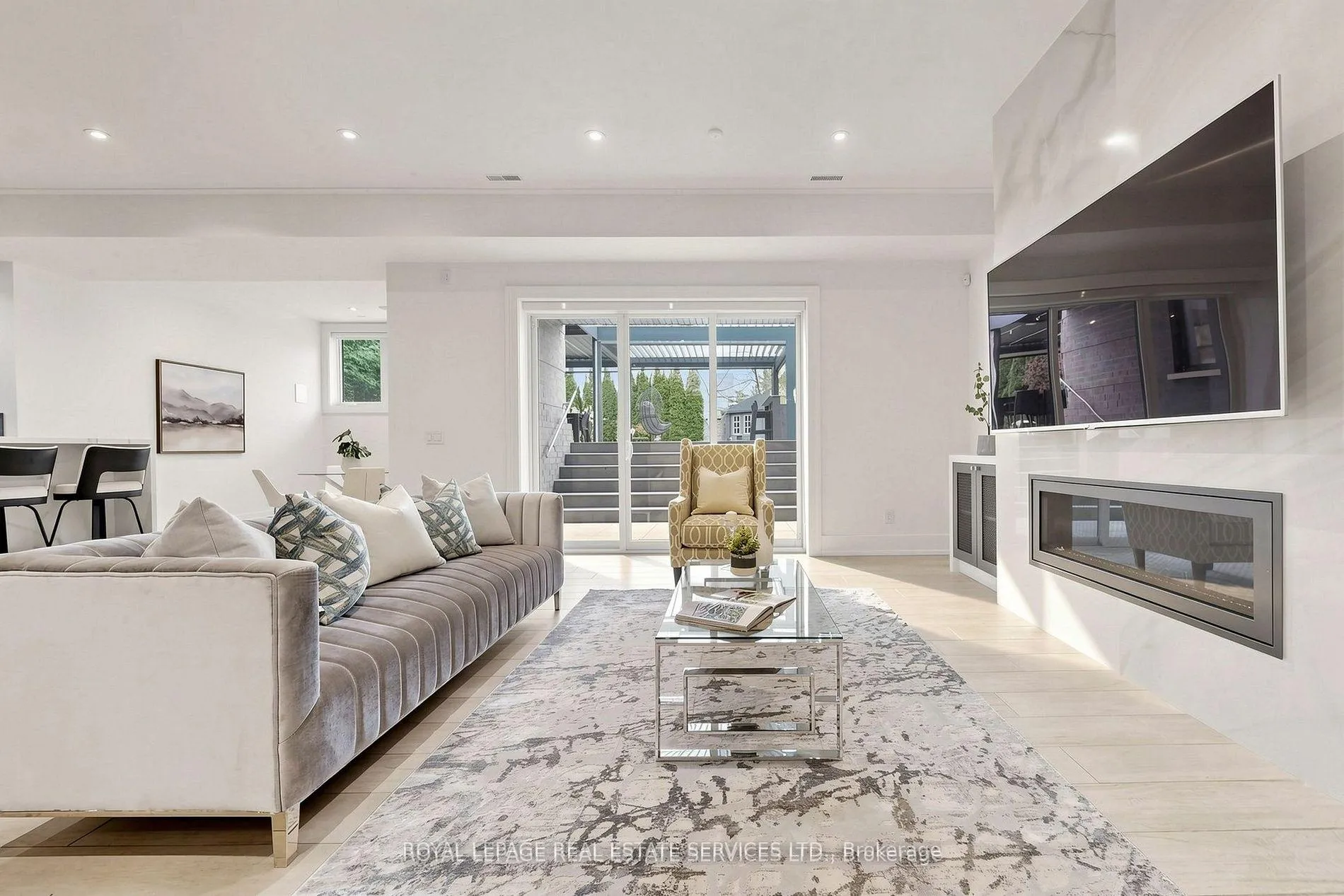 Photo 39 of 203 Crestwood Road, Vaughan, Crestwood-Springfarm-Yorkhill — HOMEH