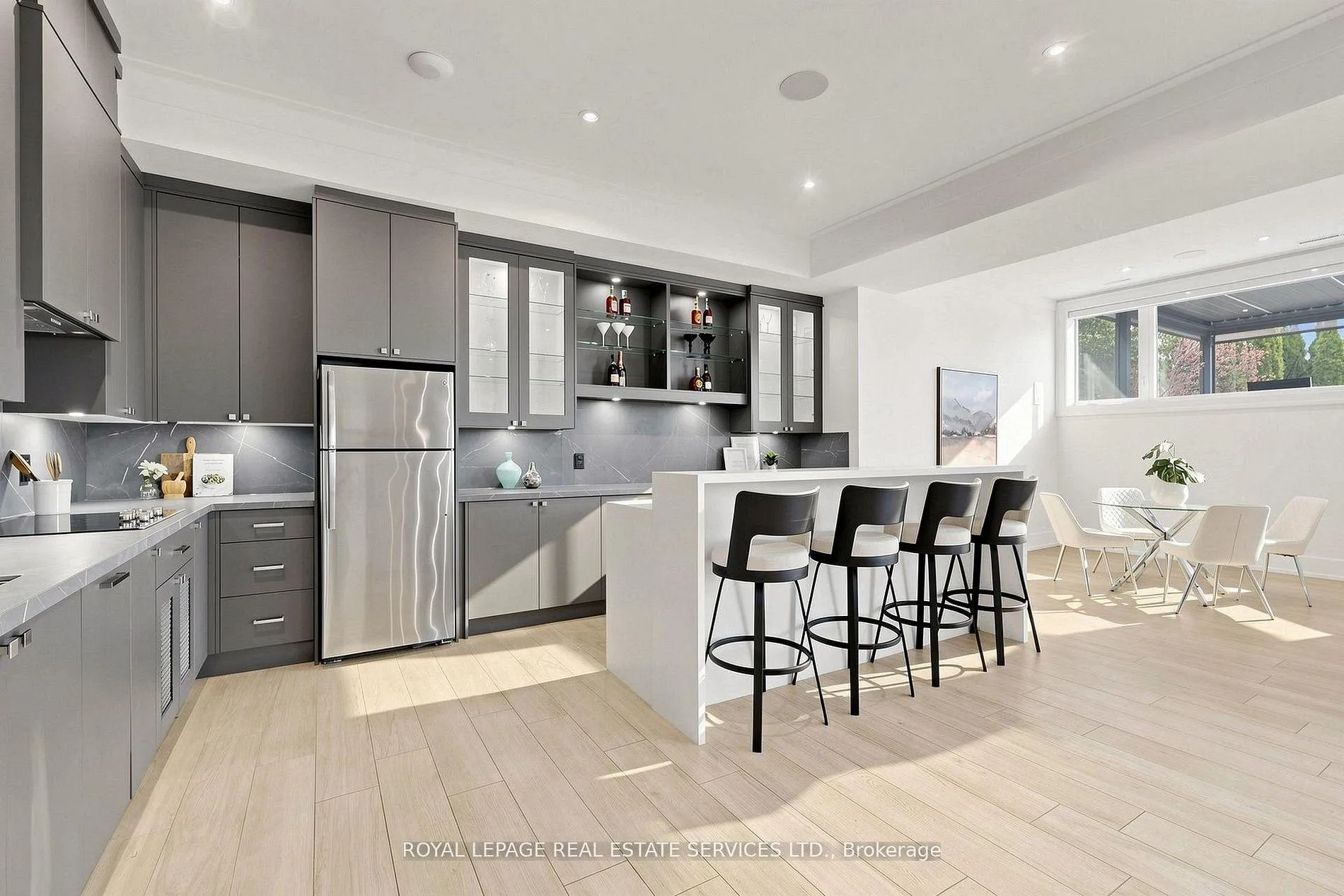 Photo 42 of 203 Crestwood Road, Vaughan, Crestwood-Springfarm-Yorkhill — HOMEH