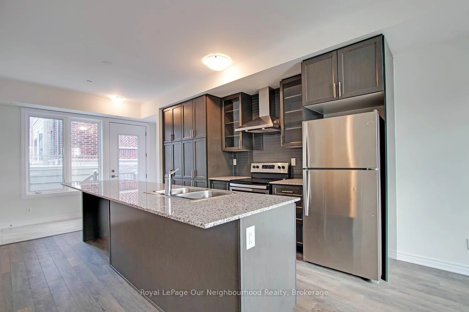Photo 1 of Unit 12, 3580 Lakeshore Boulevard, Etobicoke, Long Branch — HOMEH