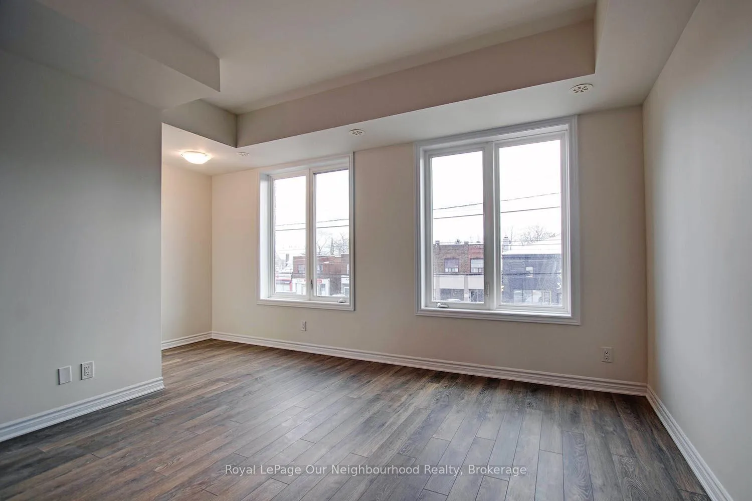 Photo 5 of Unit 12, 3580 Lakeshore Boulevard, Etobicoke, Long Branch — HOMEH