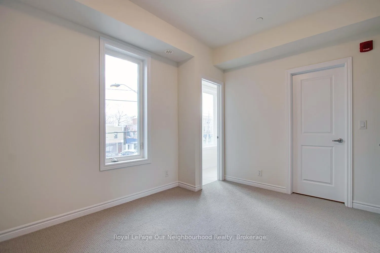 Photo 6 of Unit 12, 3580 Lakeshore Boulevard, Etobicoke, Long Branch — HOMEH