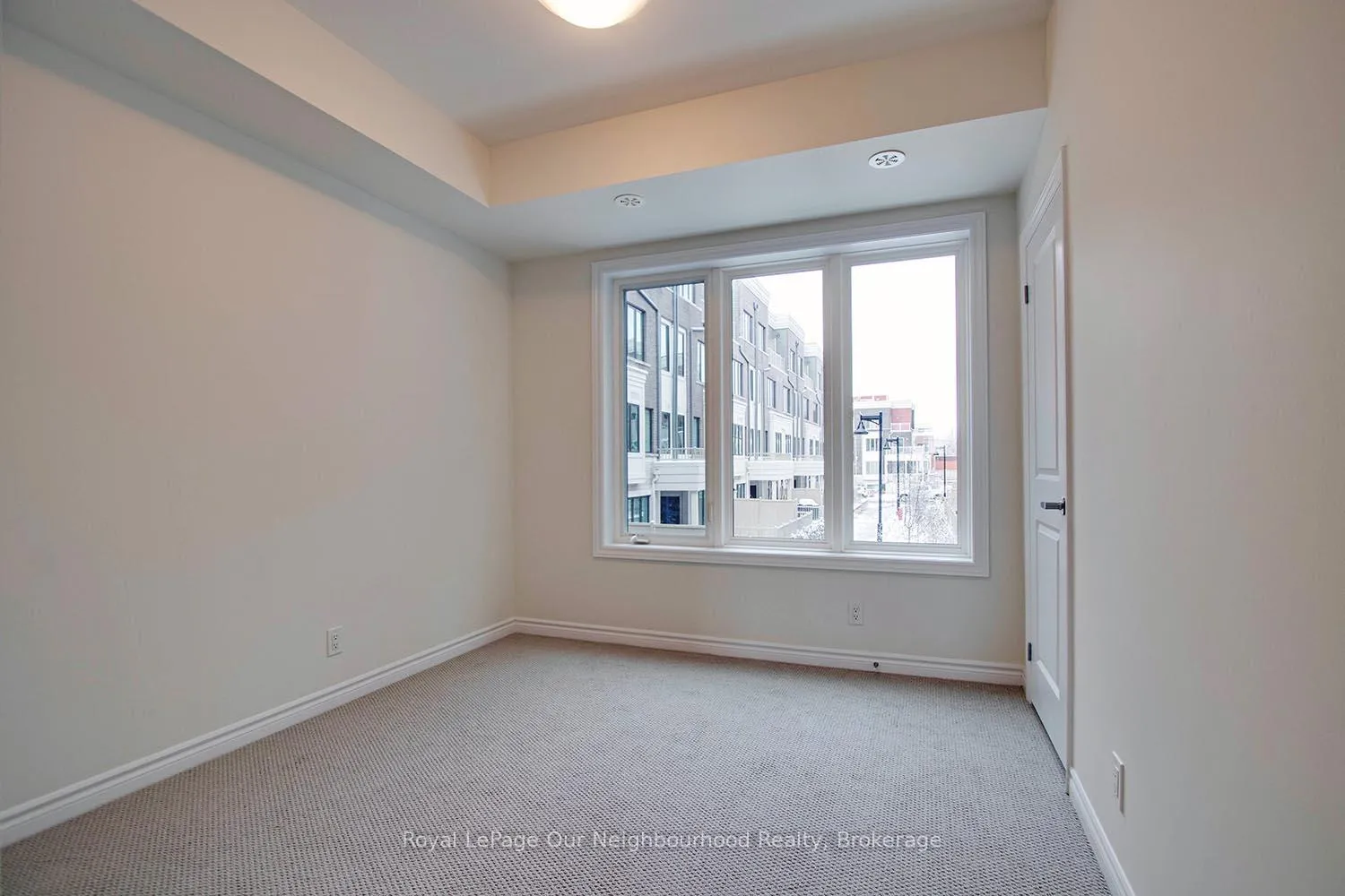 Photo 8 of Unit 12, 3580 Lakeshore Boulevard, Etobicoke, Long Branch — HOMEH
