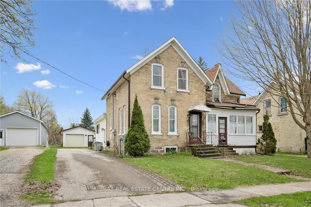Front of 476-478 Campbell Street W