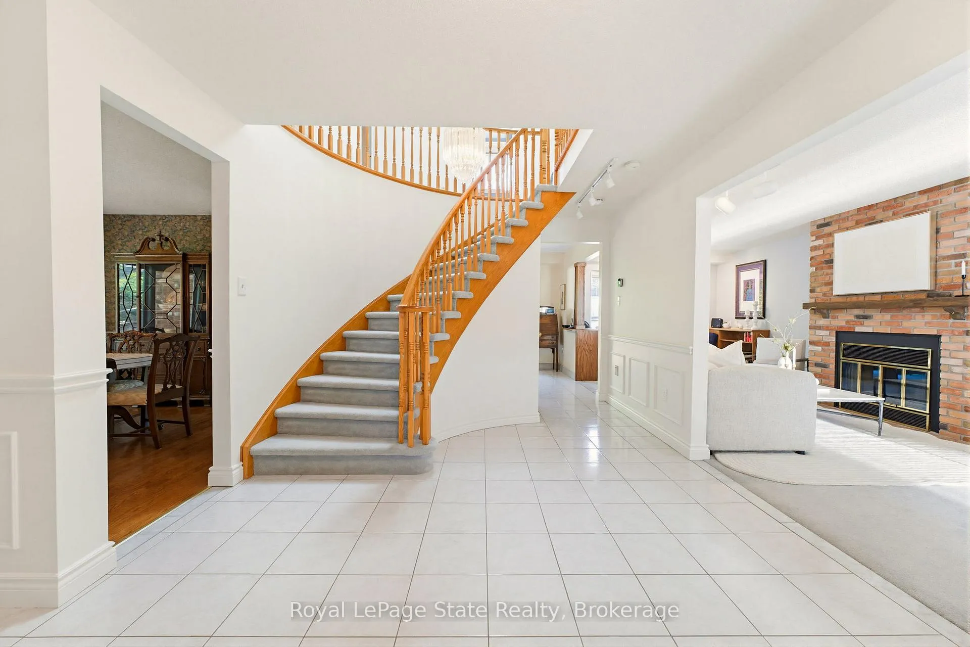 Photo 8 of 2155 Heidi Avenue, Burlington, Headon — HOMEH
