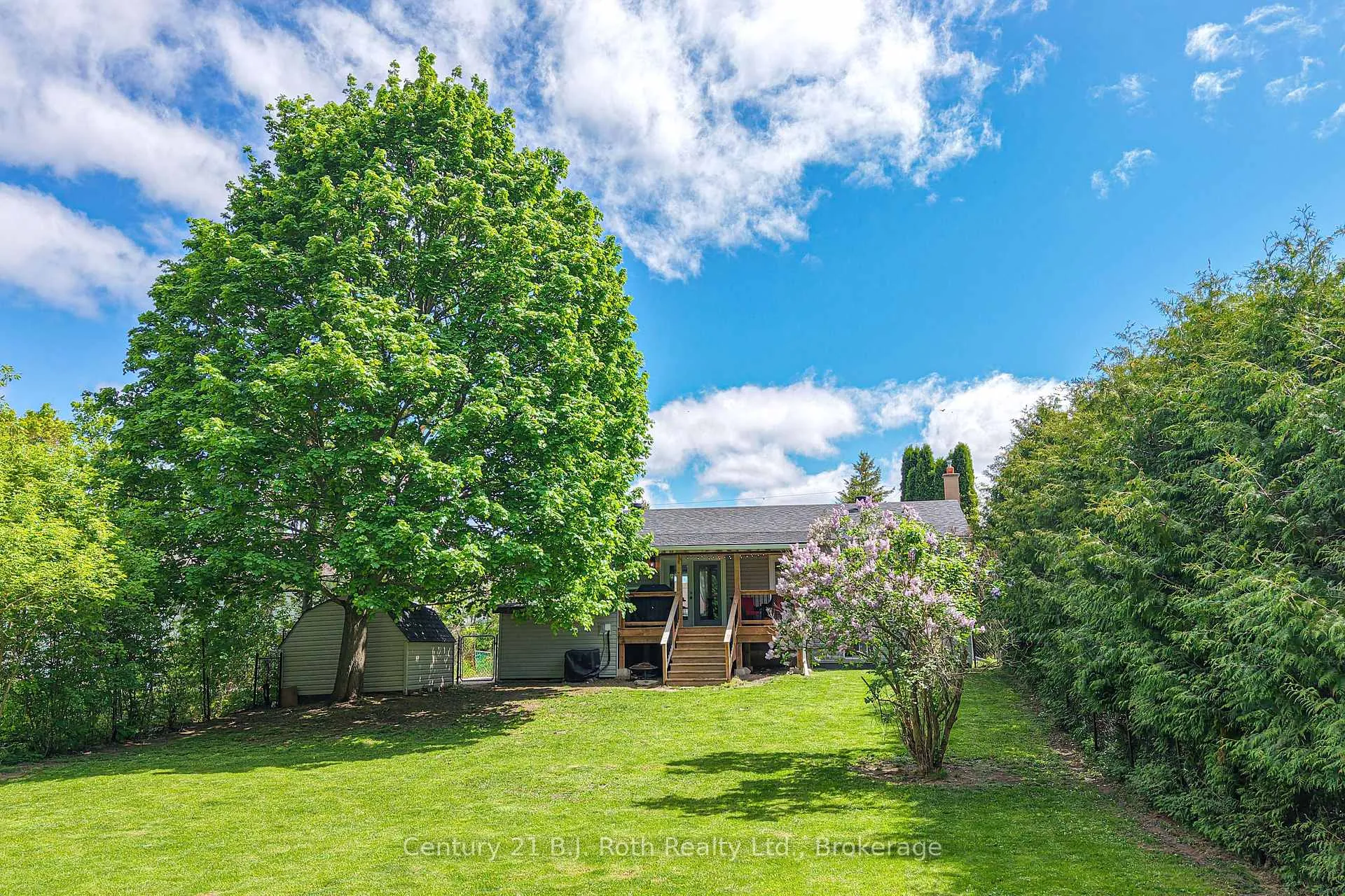 Photo 2 of 359 Millard Street, Orillia — HOMEH