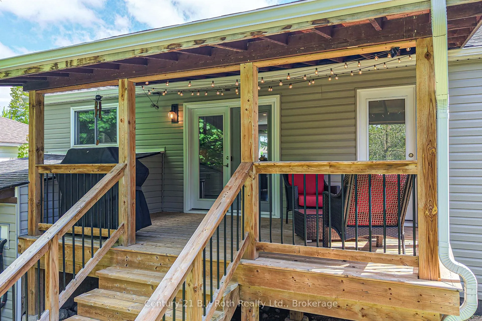 Photo 3 of 359 Millard Street, Orillia — HOMEH