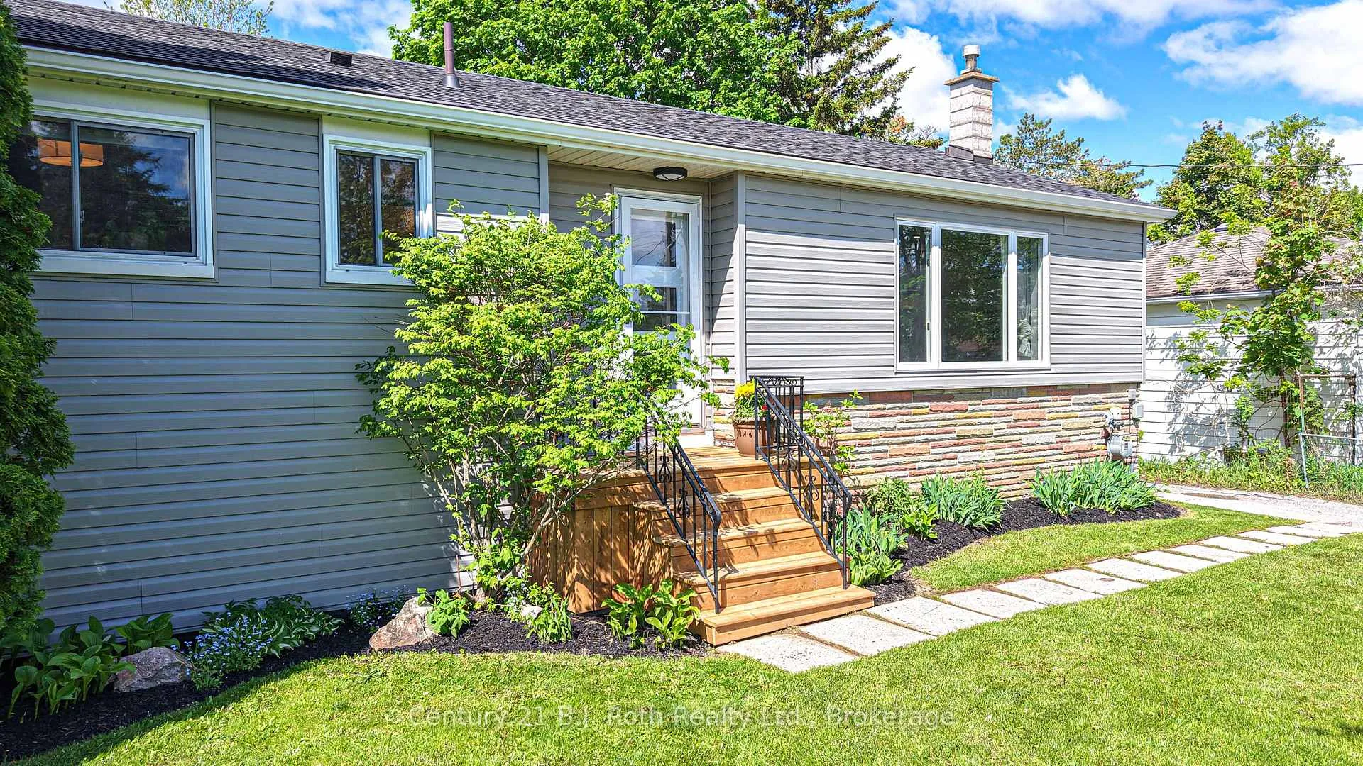 Photo 6 of 359 Millard Street, Orillia — HOMEH