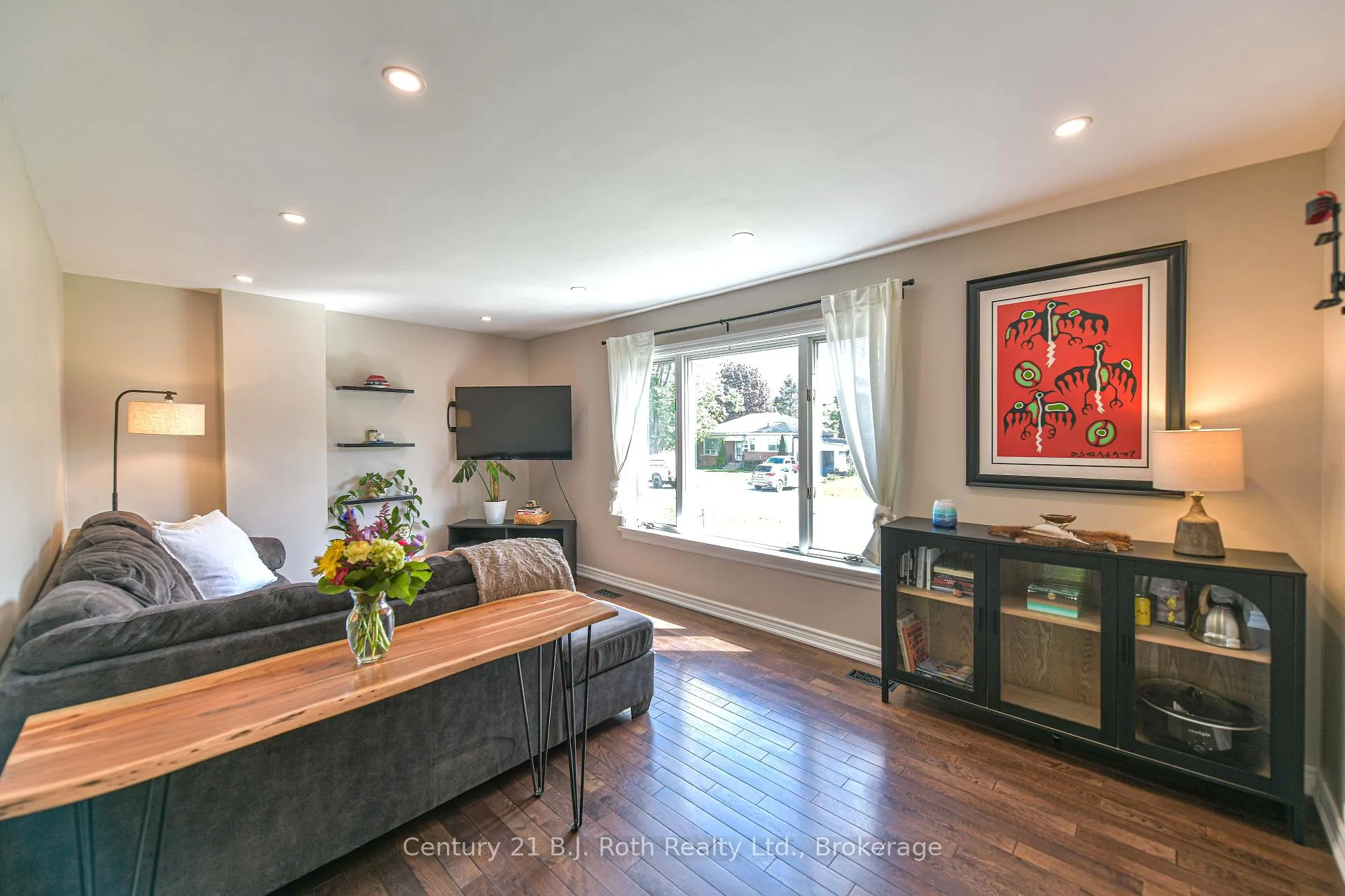 Photo 10 of 359 Millard Street, Orillia — HOMEH
