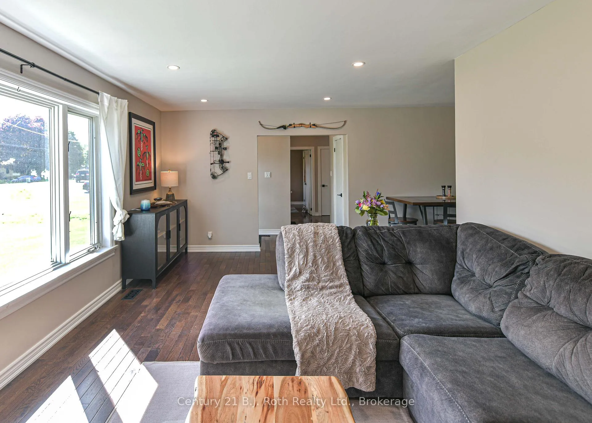 Photo 11 of 359 Millard Street, Orillia — HOMEH