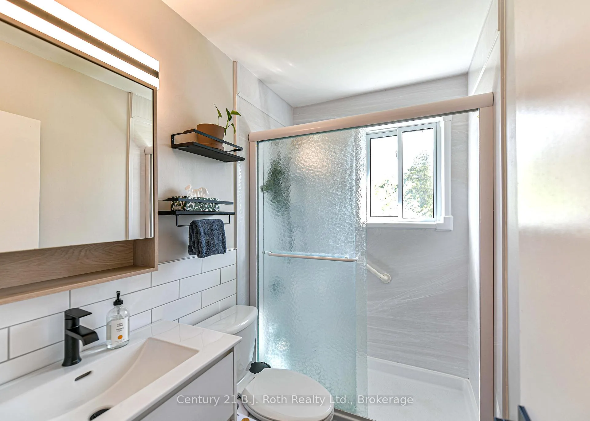 Photo 20 of 359 Millard Street, Orillia — HOMEH