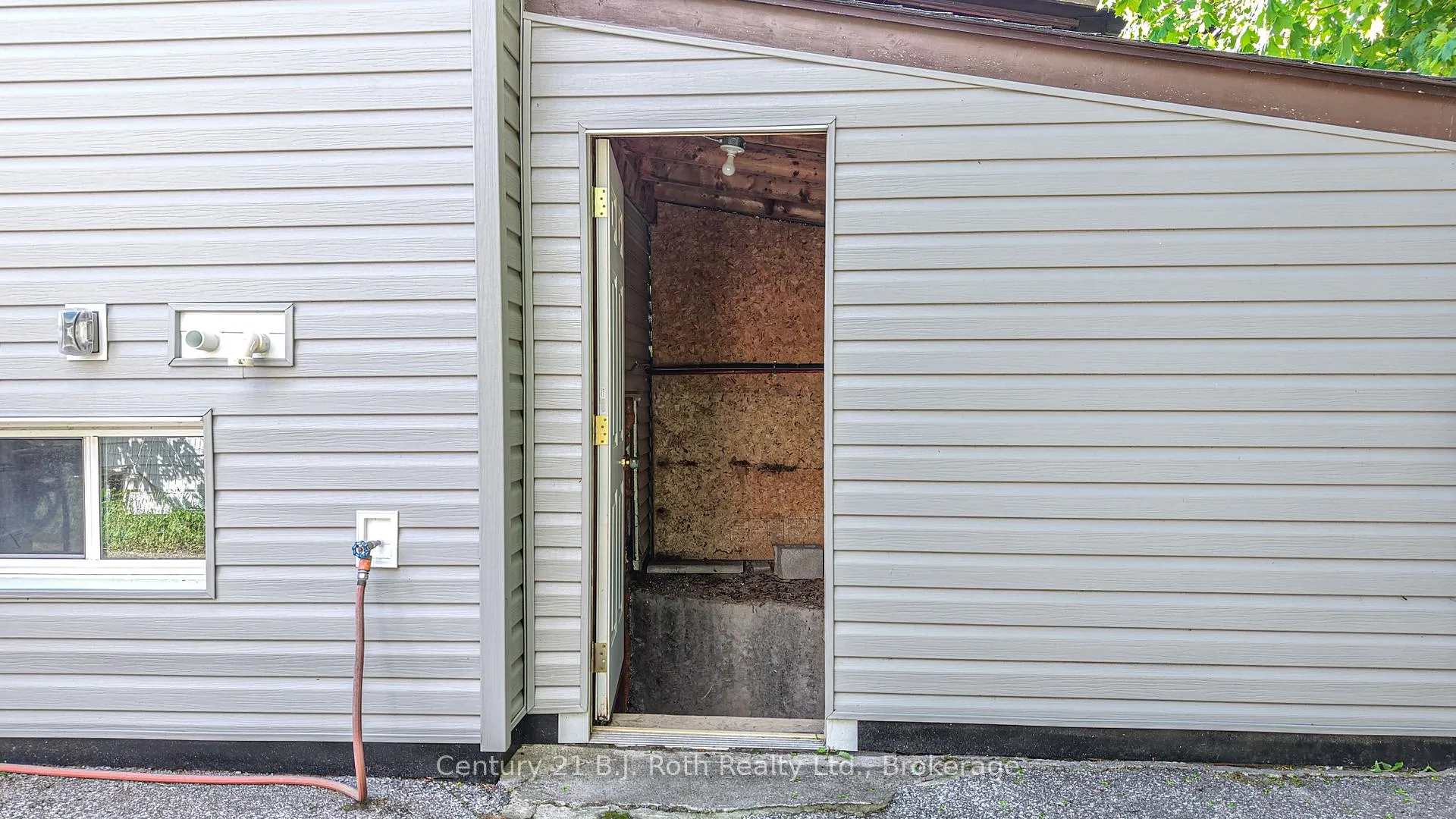 Photo 29 of 359 Millard Street, Orillia — HOMEH