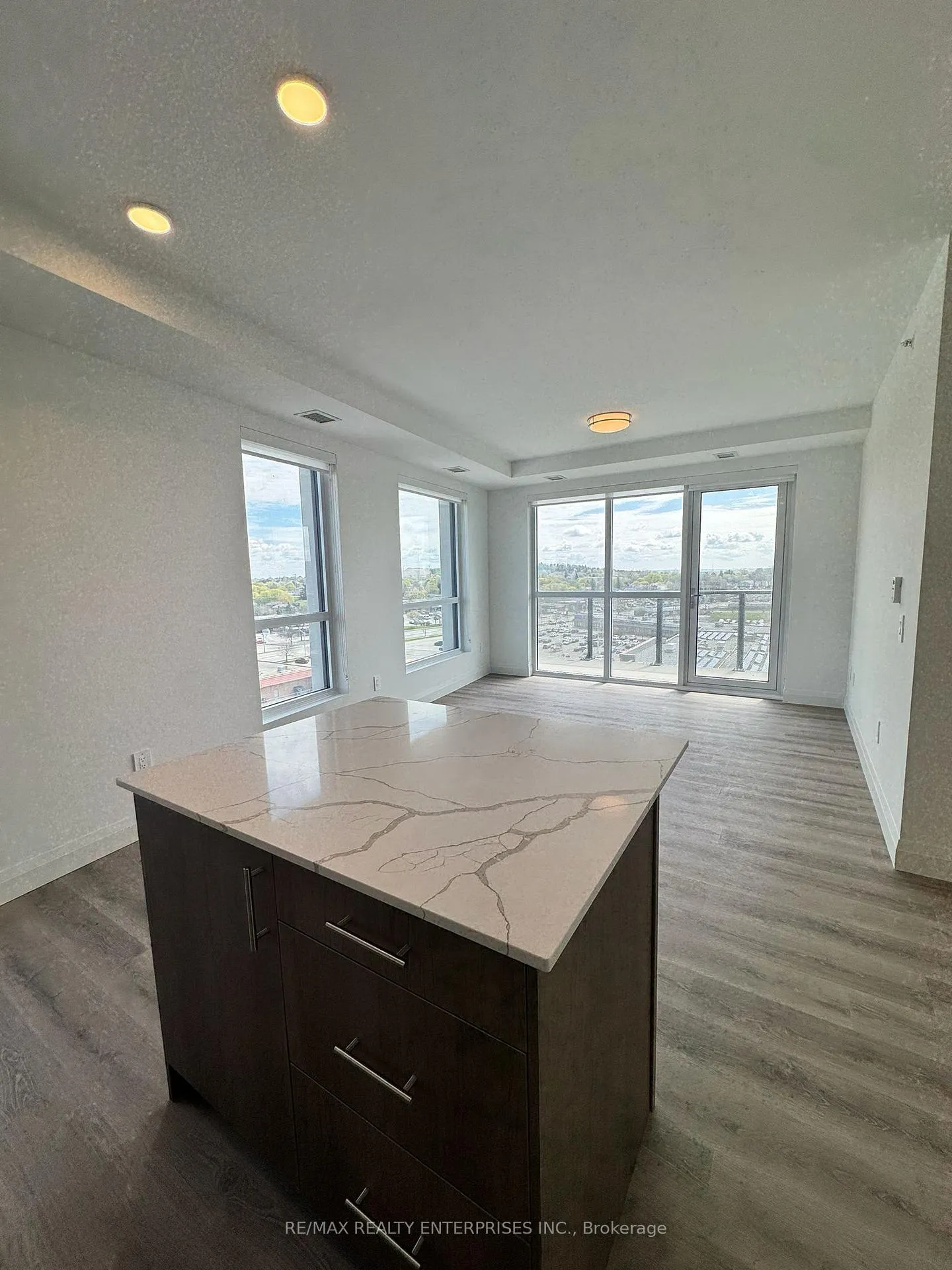 Photo 6 of Unit 803, 1333 Weber Street, Kitchener — HOMEH