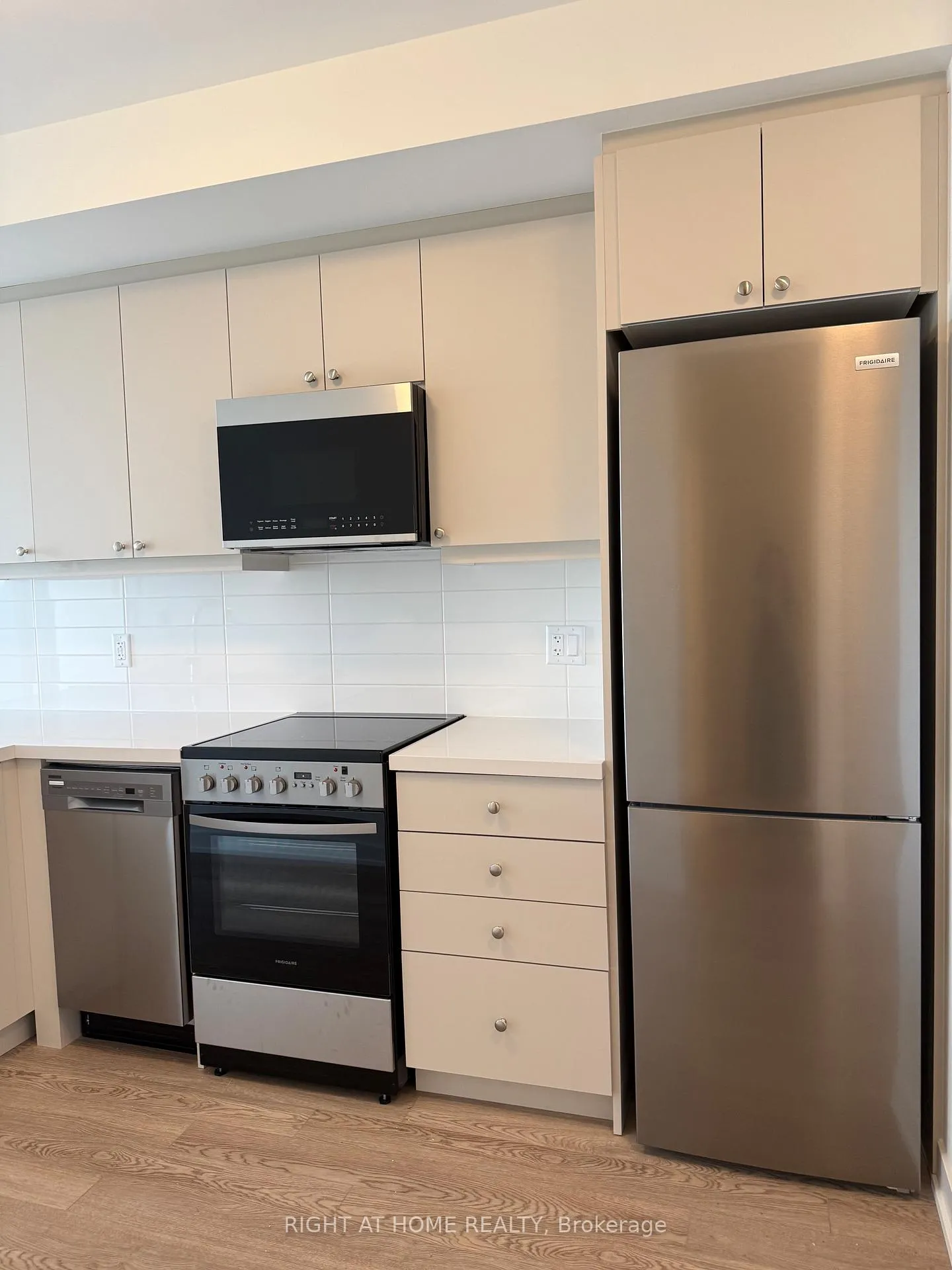 Photo 3 of Unit 1217, 51 Clarington Boulevard, Clarington, Bowmanville — HOMEH