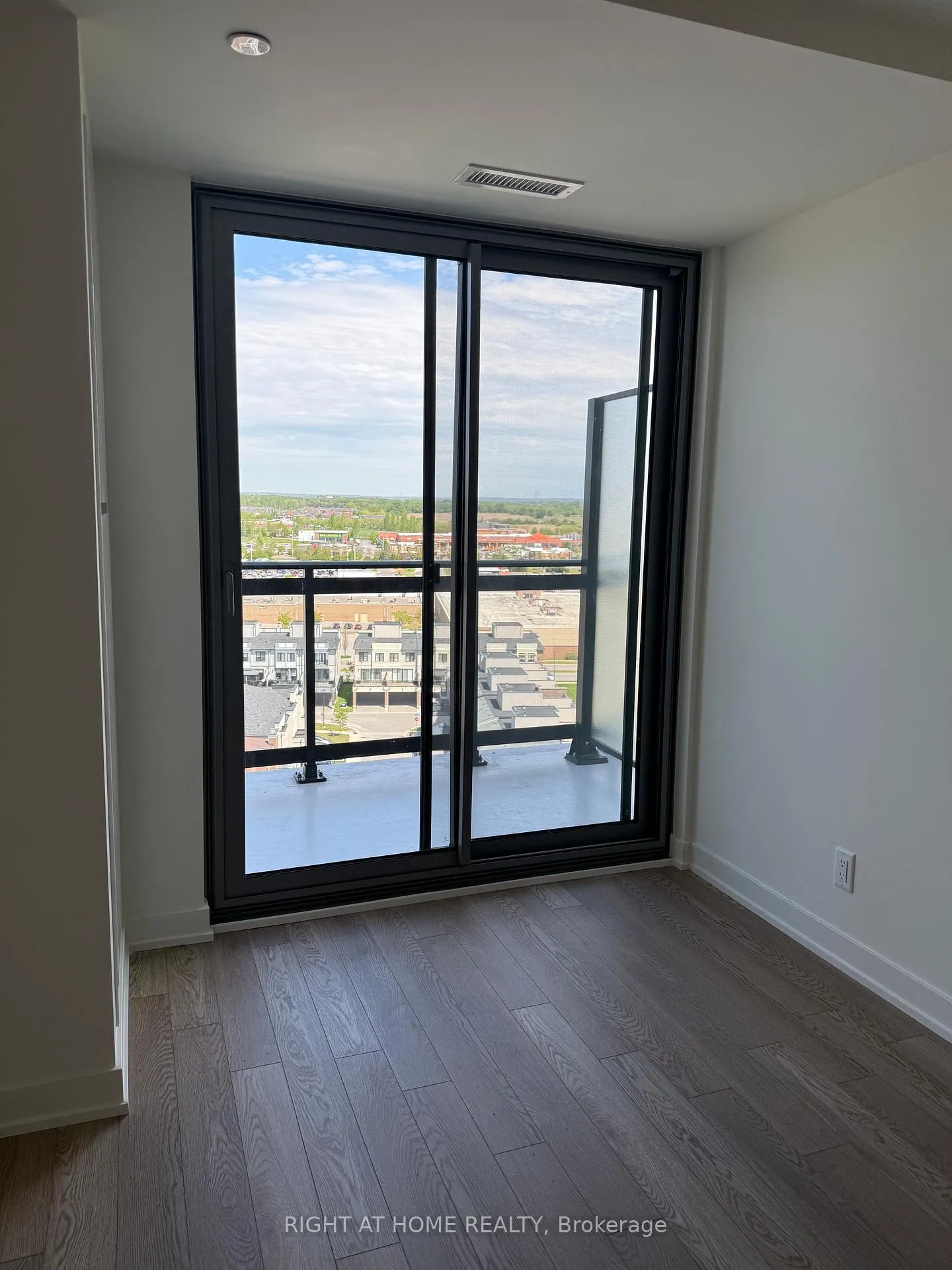 Photo 9 of Unit 1217, 51 Clarington Boulevard, Clarington, Bowmanville — HOMEH
