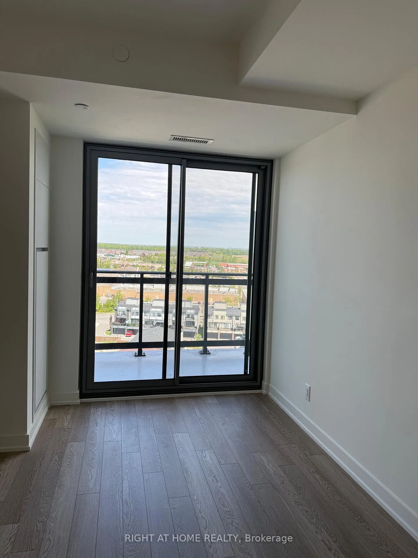 Photo 12 of Unit 1217, 51 Clarington Boulevard, Clarington, Bowmanville — HOMEH