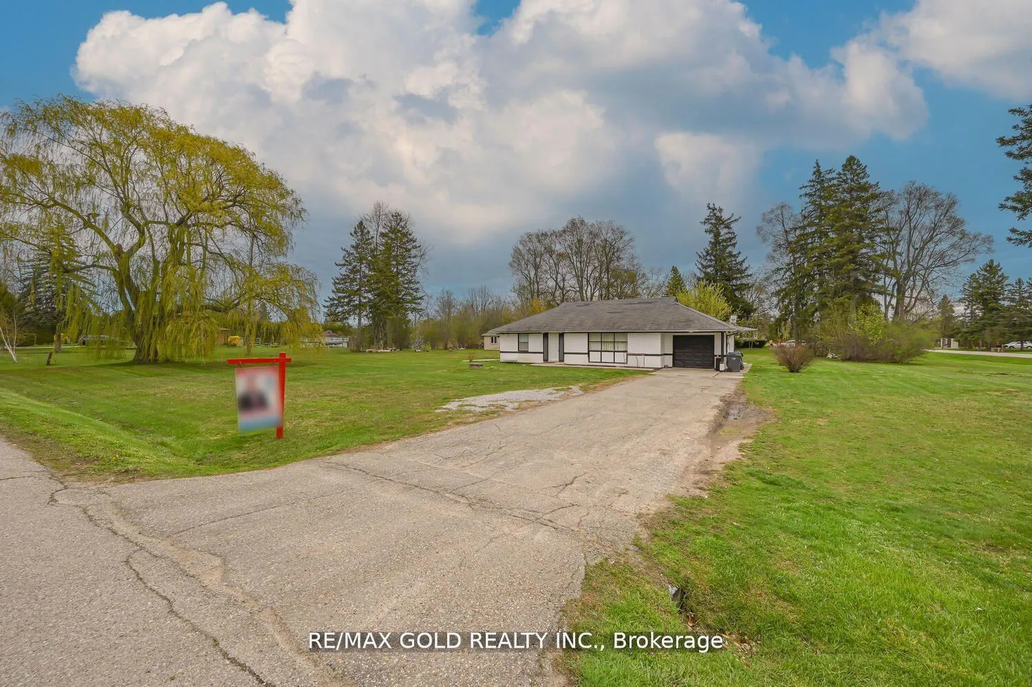 Photo 3 of 59 Marysfield Drive, Brampton, Toronto Gore Rural Estate — HOMEH