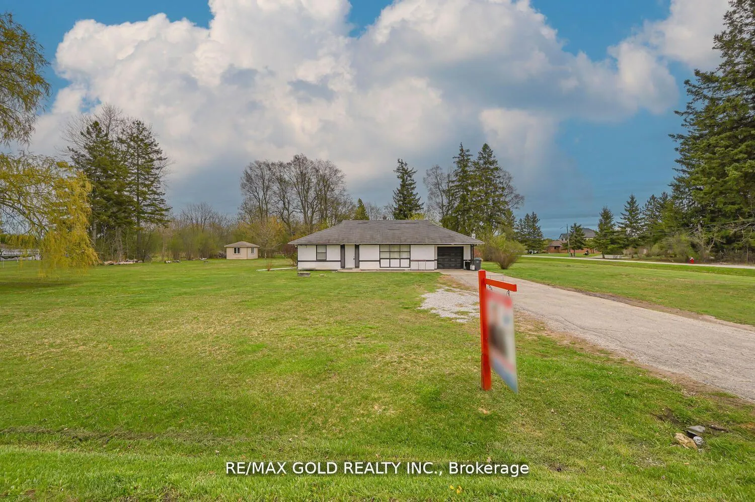 Photo 4 of 59 Marysfield Drive, Brampton, Toronto Gore Rural Estate — HOMEH
