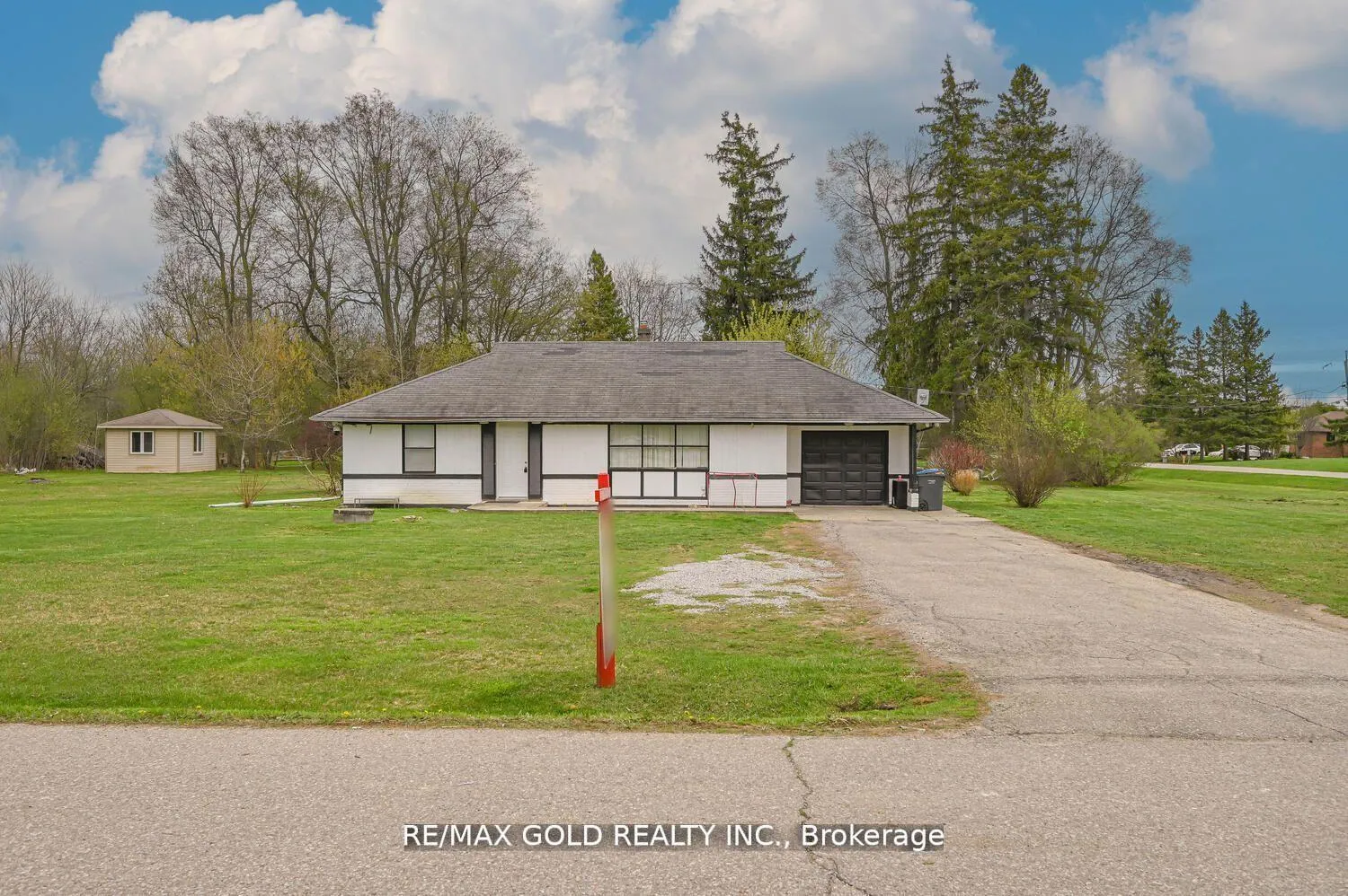 Photo 5 of 59 Marysfield Drive, Brampton, Toronto Gore Rural Estate — HOMEH