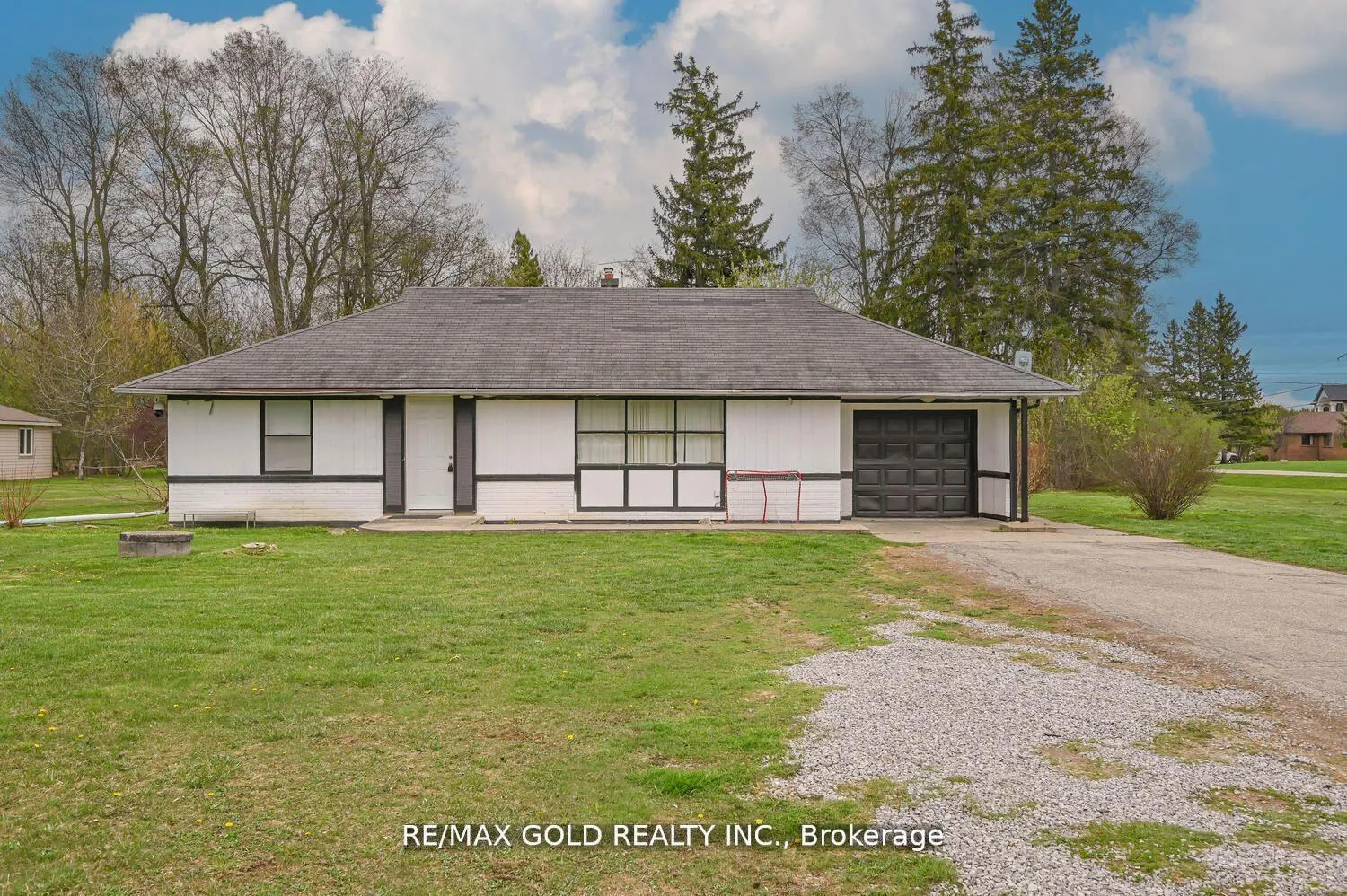 Photo 6 of 59 Marysfield Drive, Brampton, Toronto Gore Rural Estate — HOMEH