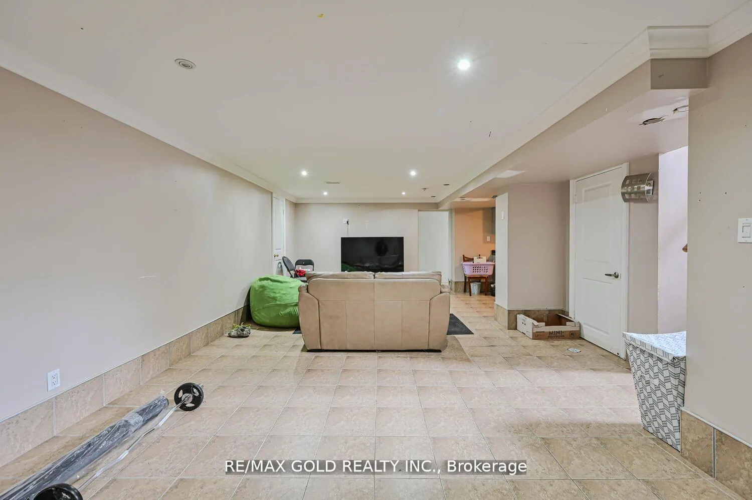 Photo 25 of 59 Marysfield Drive, Brampton, Toronto Gore Rural Estate — HOMEH