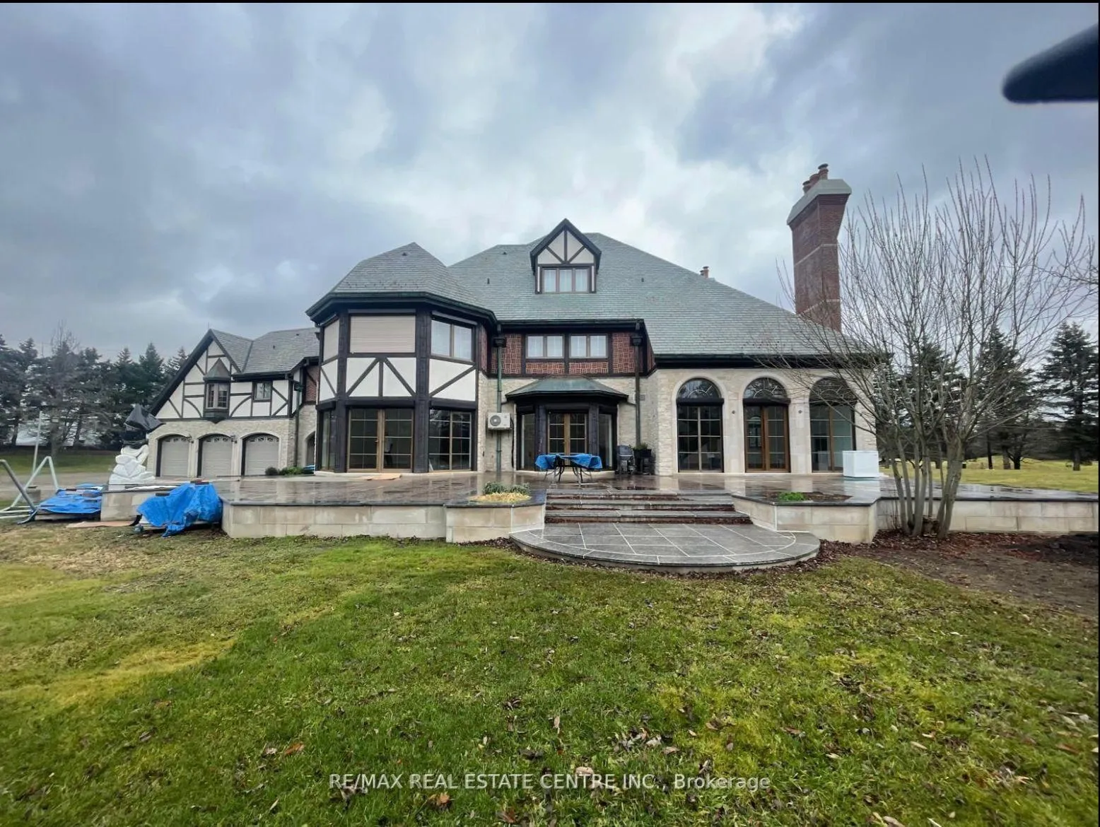 Photo 9 of 2 Edgeforest Drive, Brampton, Toronto Gore Rural Estate — HOMEH