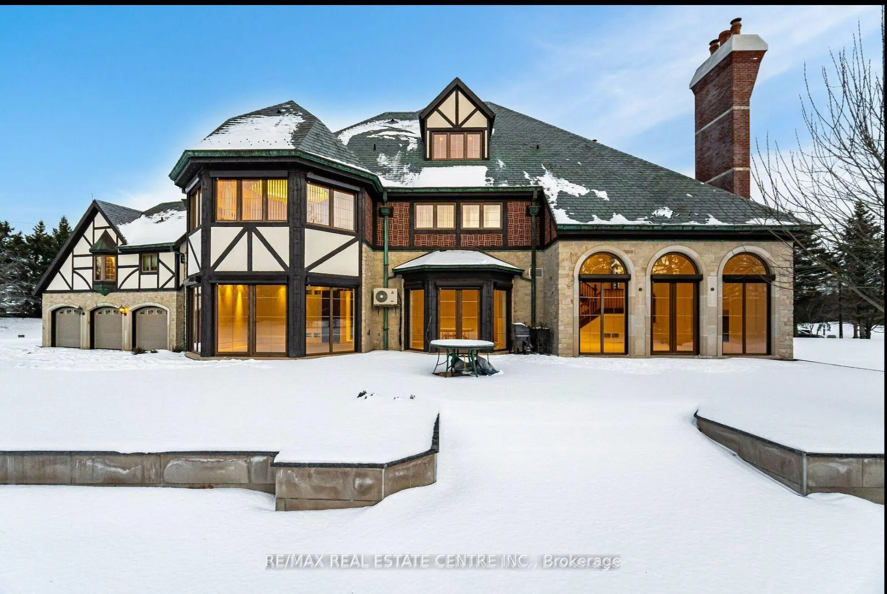Photo 10 of 2 Edgeforest Drive, Brampton, Toronto Gore Rural Estate — HOMEH