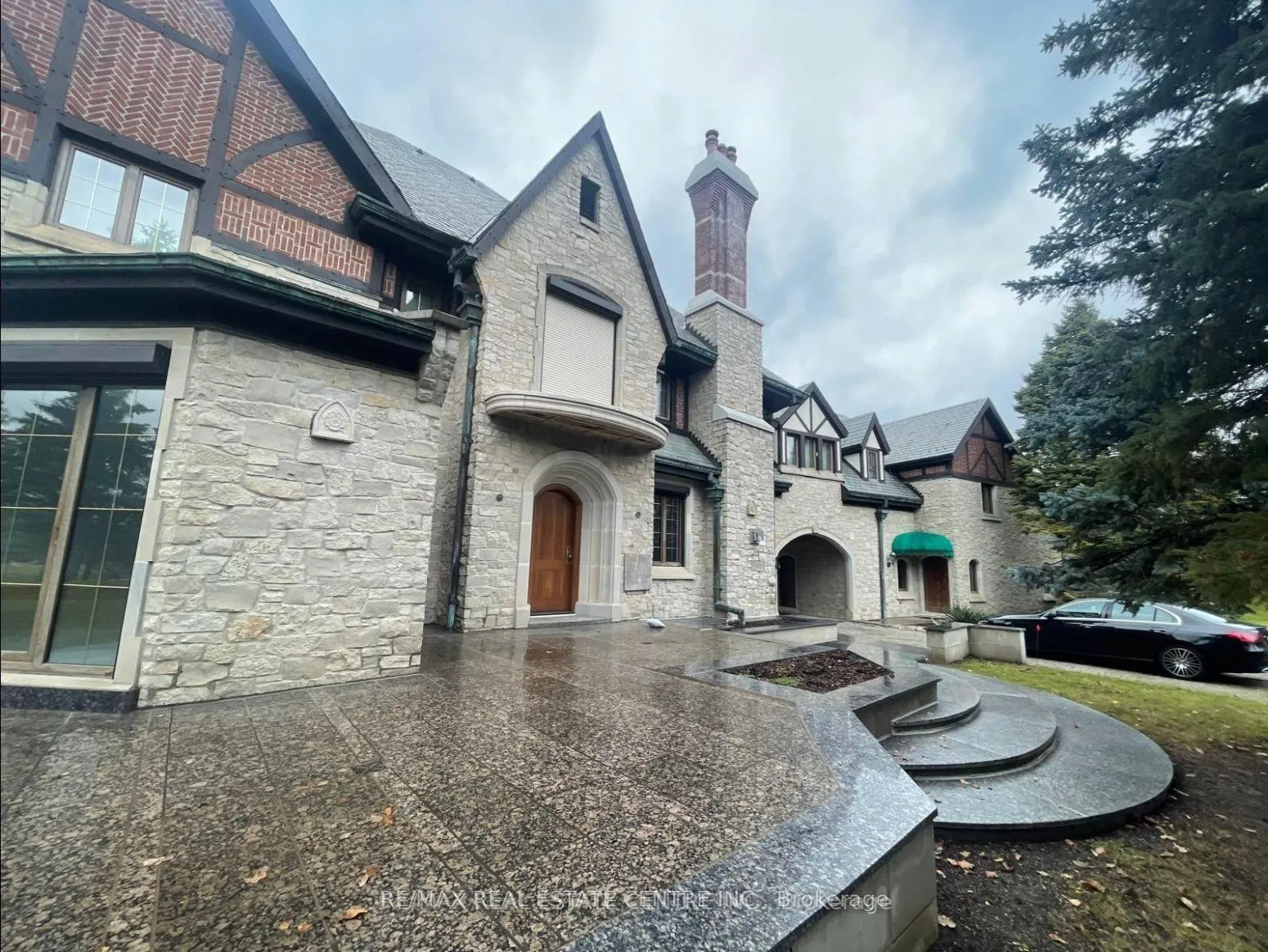 Photo 12 of 2 Edgeforest Drive, Brampton, Toronto Gore Rural Estate — HOMEH