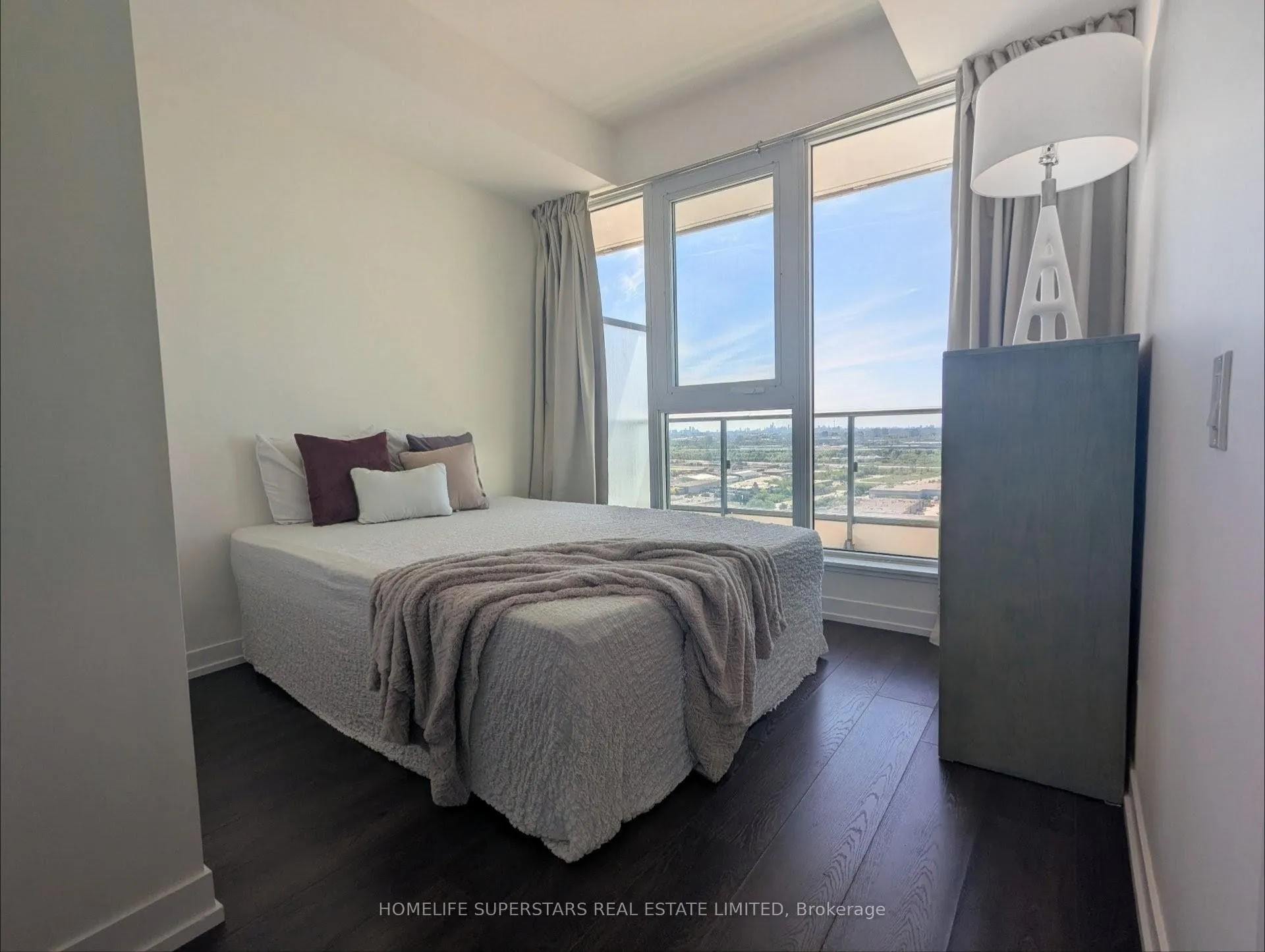 Photo 9 of Unit 3005, 5 Buttermill Avenue, Vaughan, Vaughan Corporate Centre — HOMEH