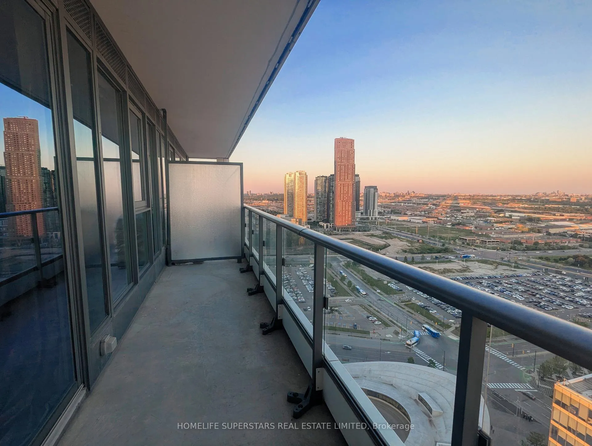 Photo 13 of Unit 3005, 5 Buttermill Avenue, Vaughan, Vaughan Corporate Centre — HOMEH