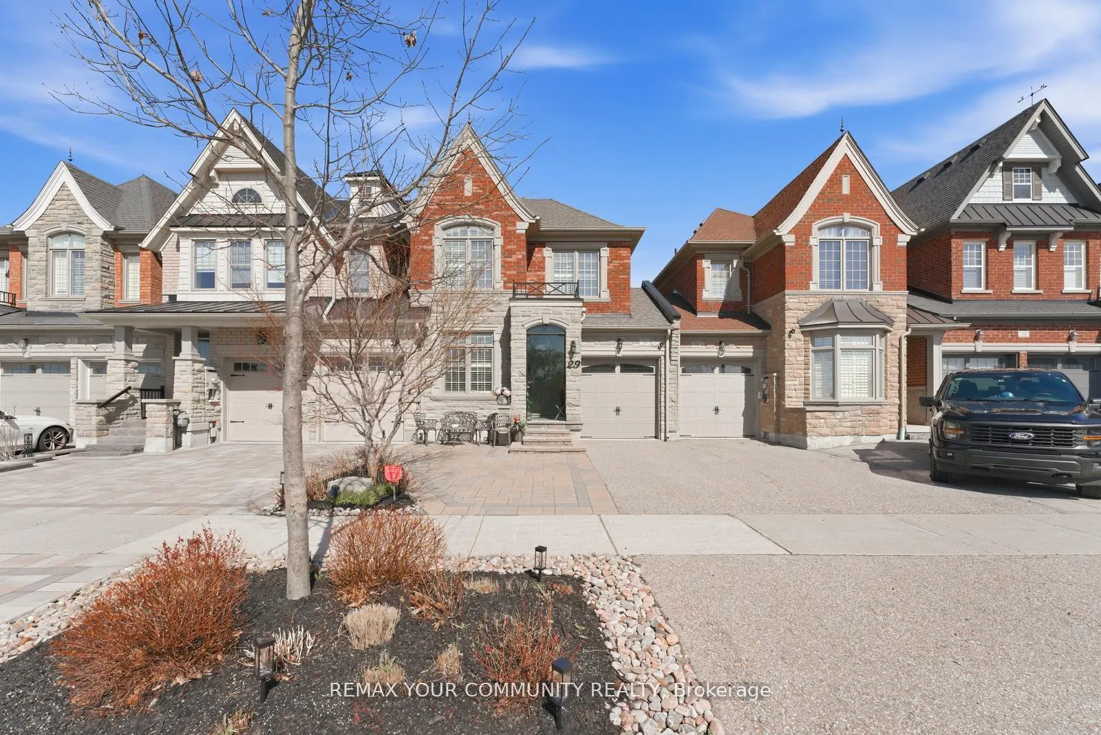 Photo 3 of 29 Spring Hill Drive, King, King City — HOMEH