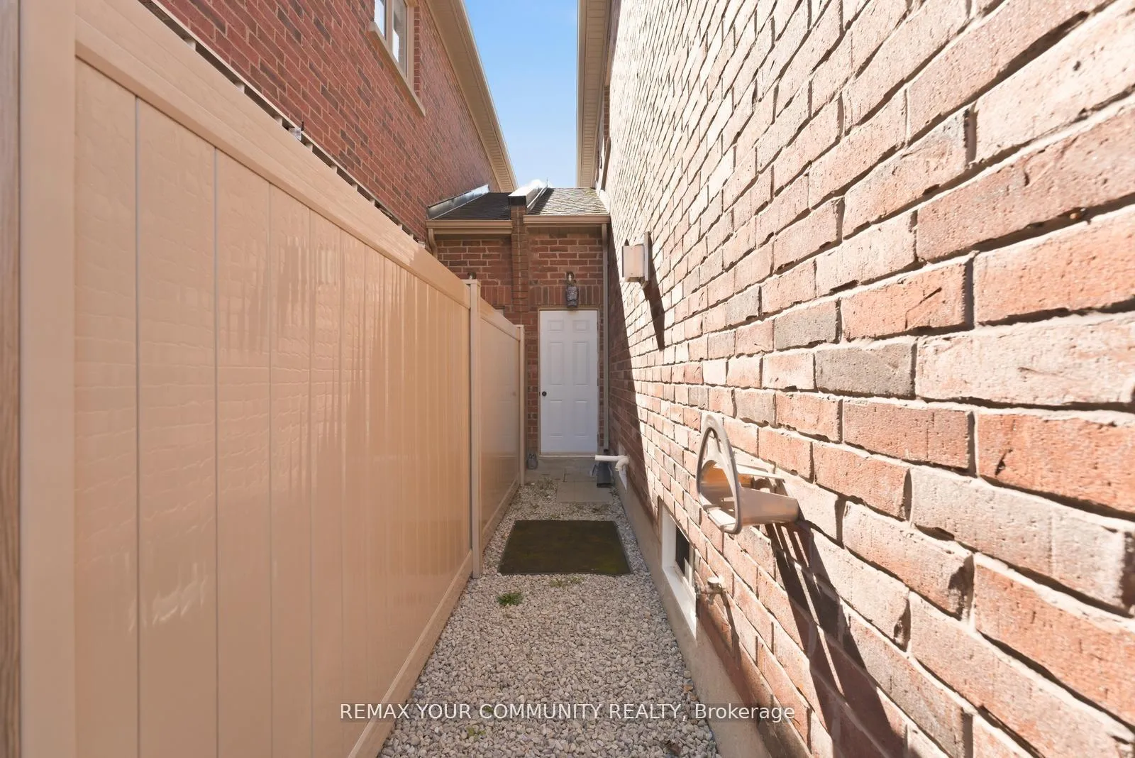 Photo 35 of 29 Spring Hill Drive, King, King City — HOMEH