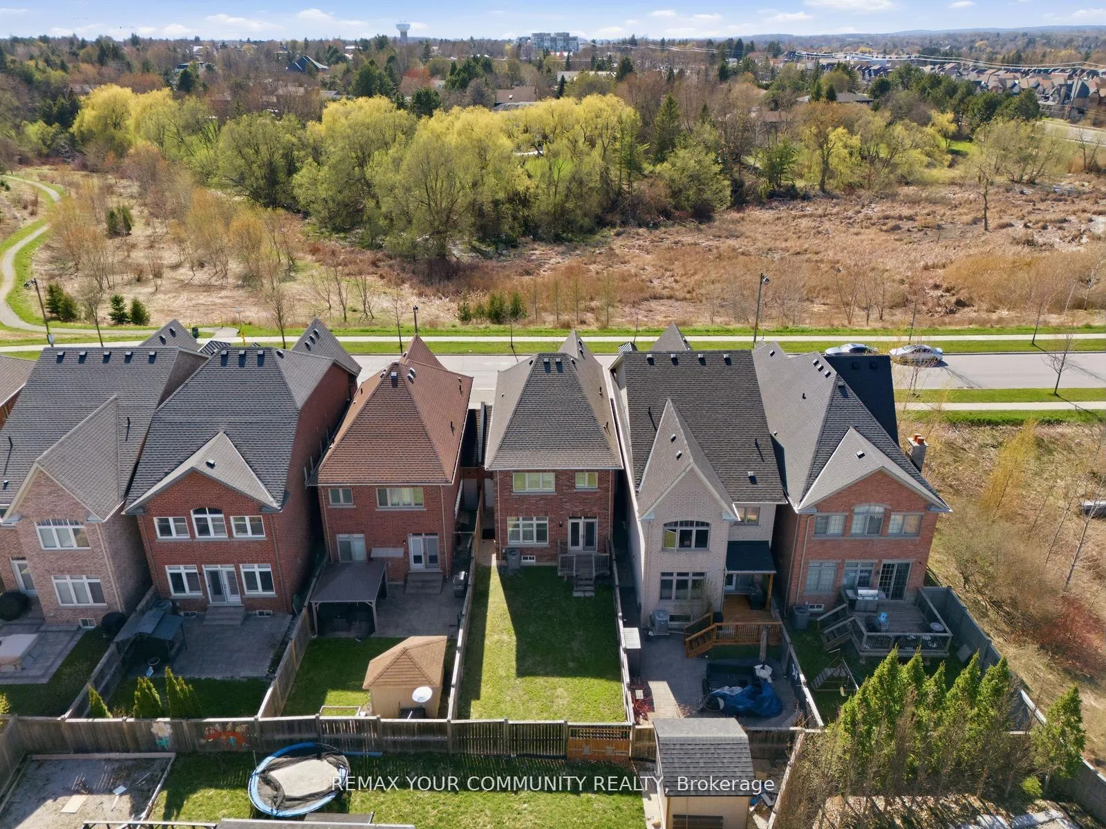 Photo 41 of 29 Spring Hill Drive, King, King City — HOMEH