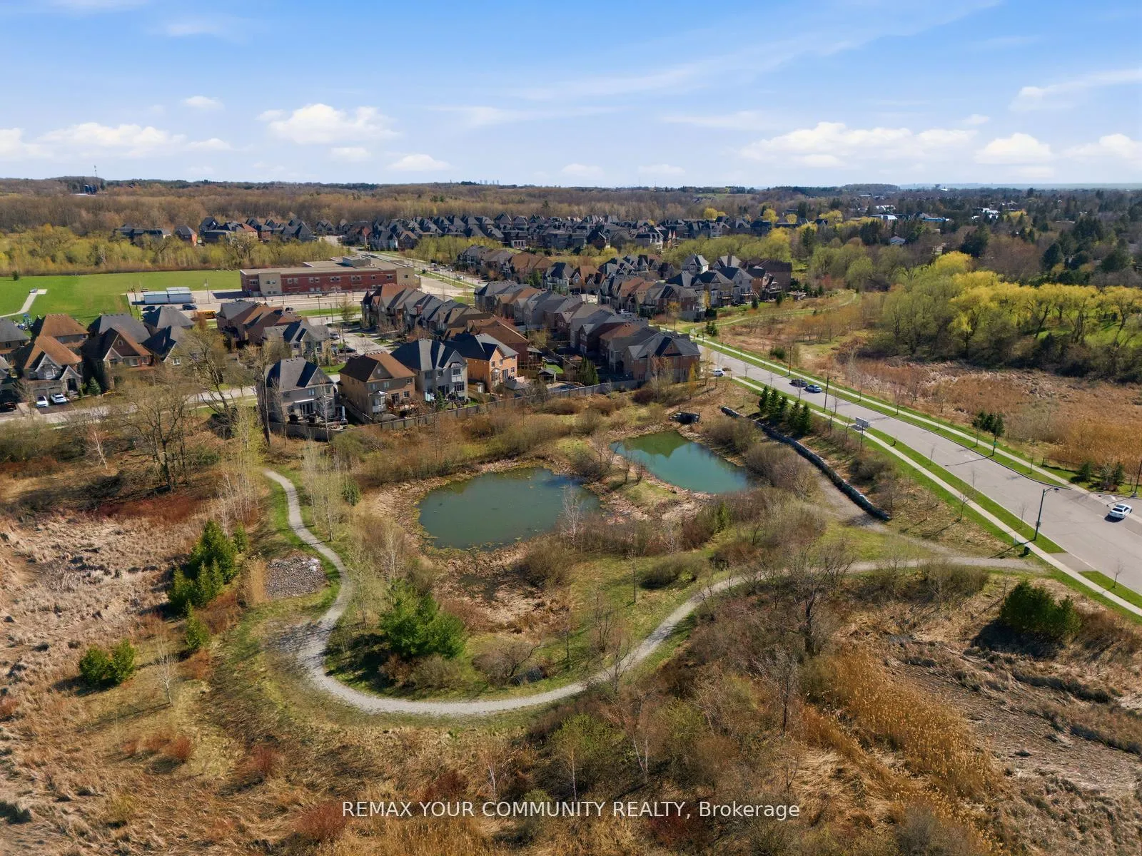 Photo 48 of 29 Spring Hill Drive, King, King City — HOMEH