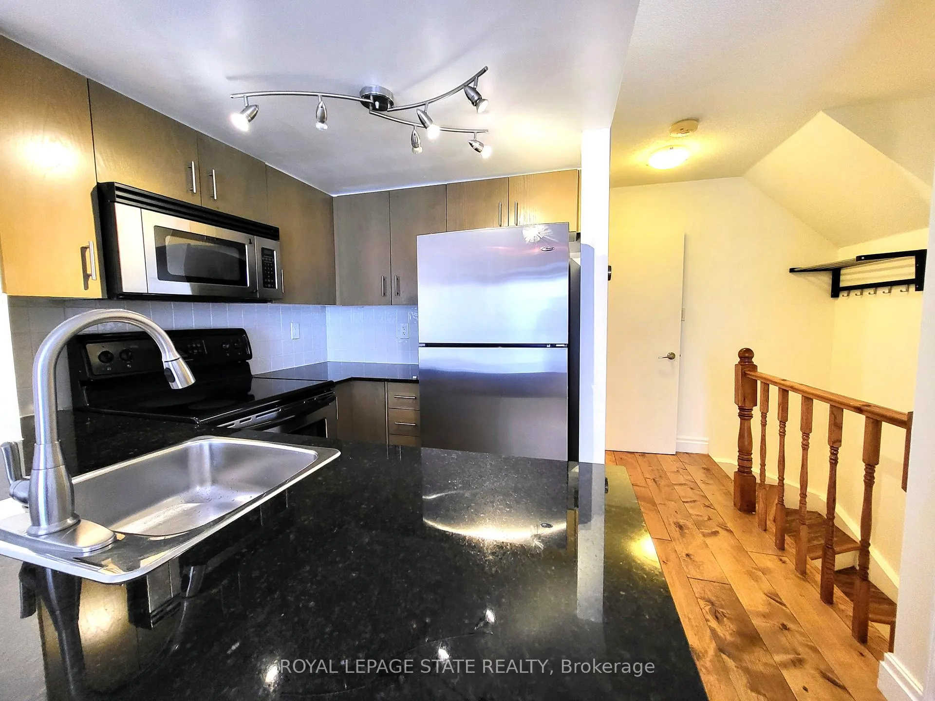 Photo 4 of Unit 1122, 20 Laidlaw Street, Toronto, South Parkdale — HOMEH