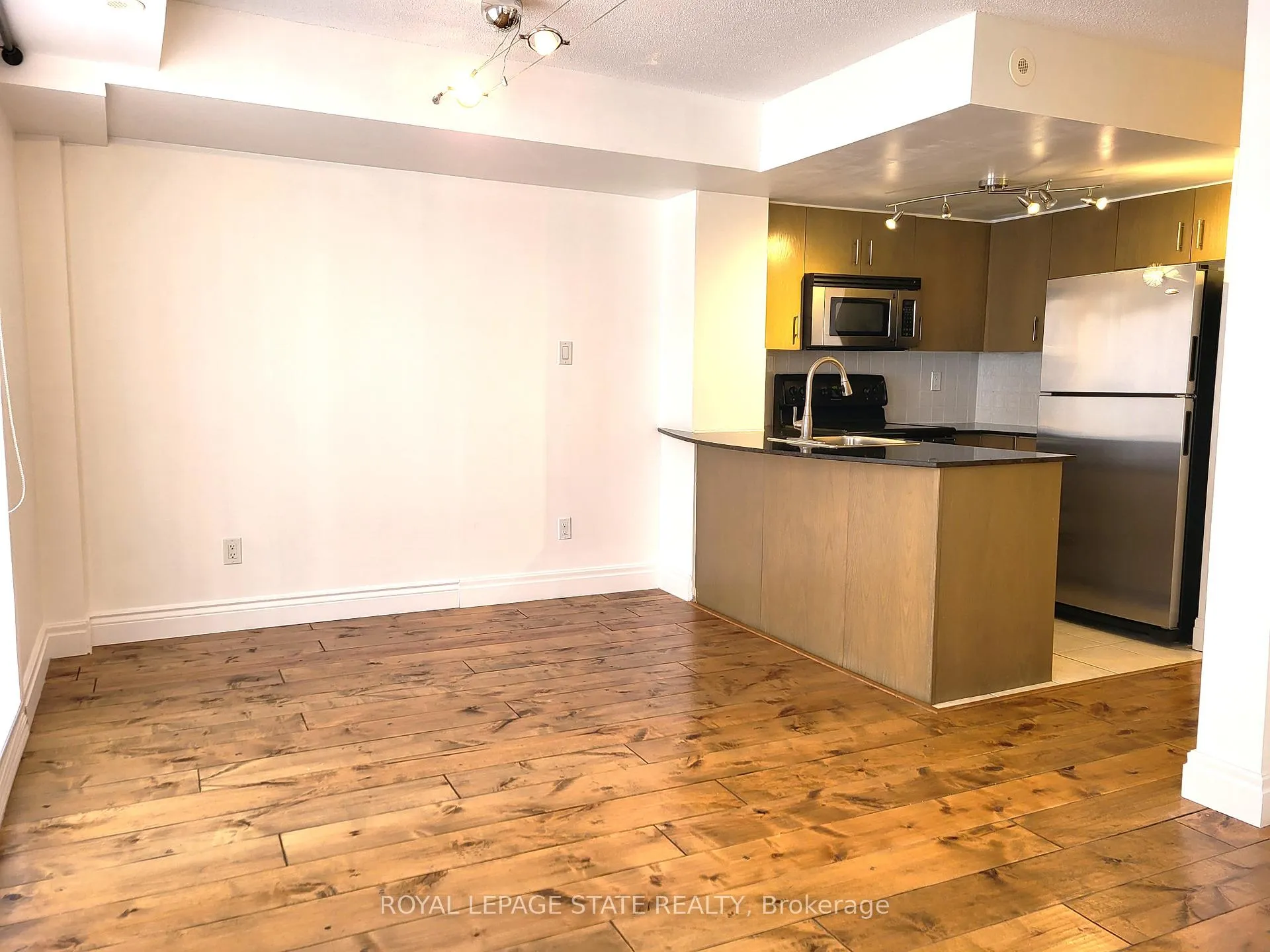 Photo 5 of Unit 1122, 20 Laidlaw Street, Toronto, South Parkdale — HOMEH
