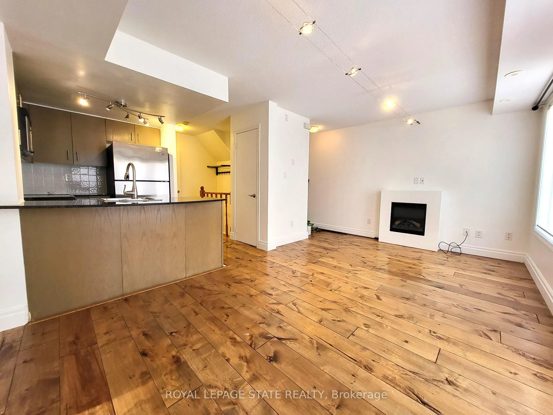 Photo 6 of Unit 1122, 20 Laidlaw Street, Toronto, South Parkdale — HOMEH