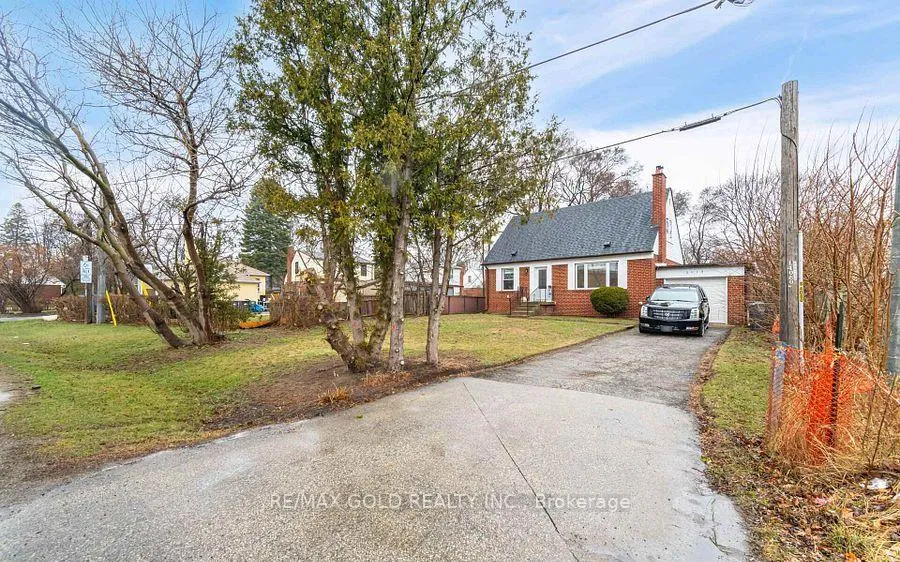 Front of 2015 Stanfield Road