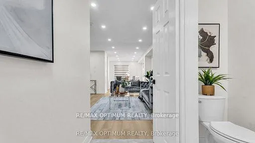 Photo 5 of 9 Ridgefield Court, Brampton, Vales of Castlemore — HOMEH