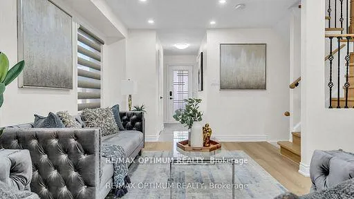 Photo 10 of 9 Ridgefield Court, Brampton, Vales of Castlemore — HOMEH