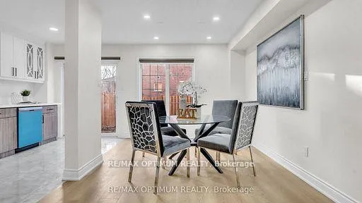 Photo 14 of 9 Ridgefield Court, Brampton, Vales of Castlemore — HOMEH